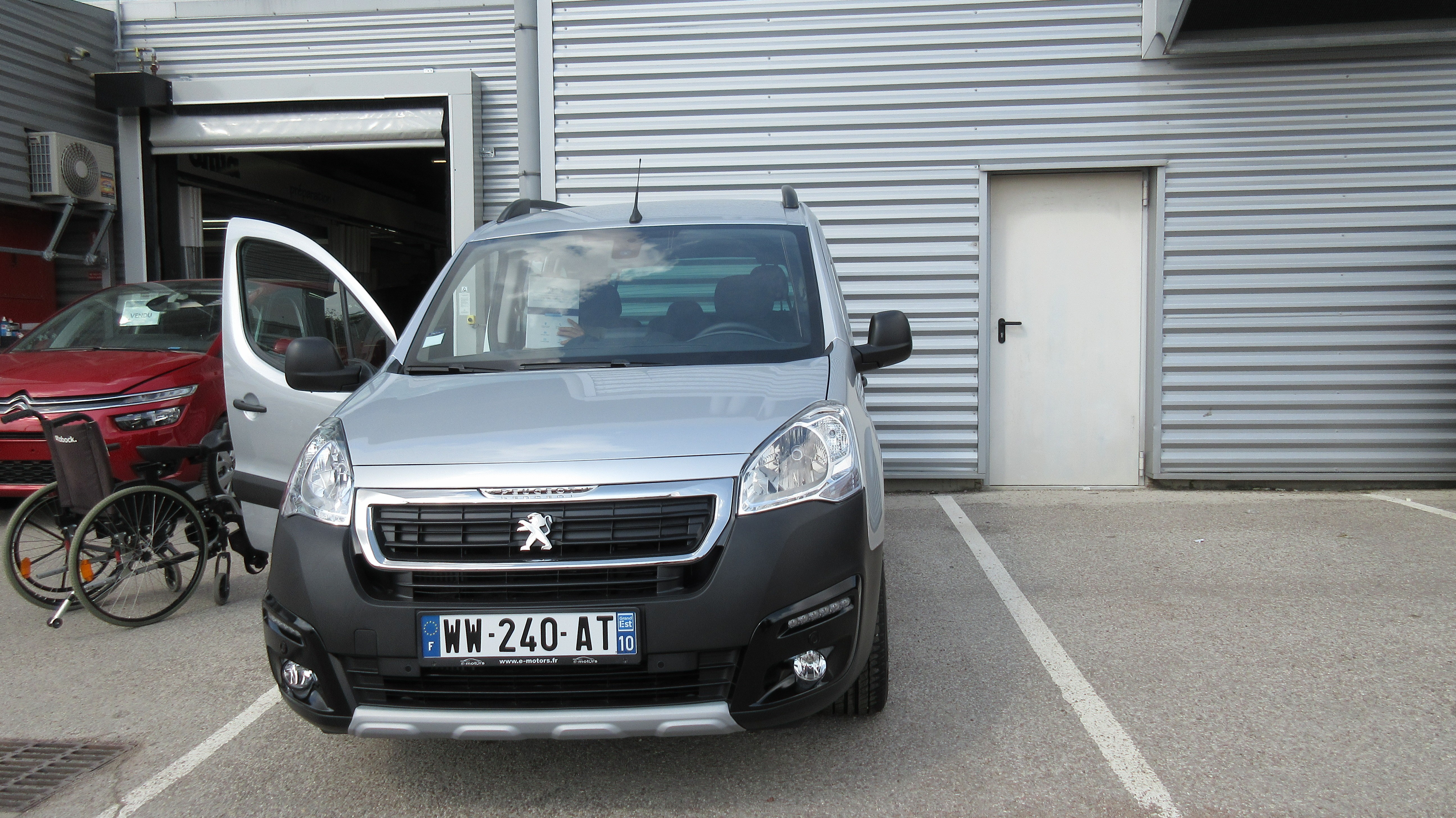 Avis-mandataire-auto-Emotors-Peugeot-Partner-tepee-Outdoor-bluehdi-120.