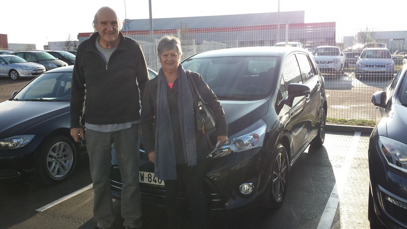 Avis-mandataire-auto-Emotors--Toyota-verso-dynamic-112-d-4d-plus-7places-.