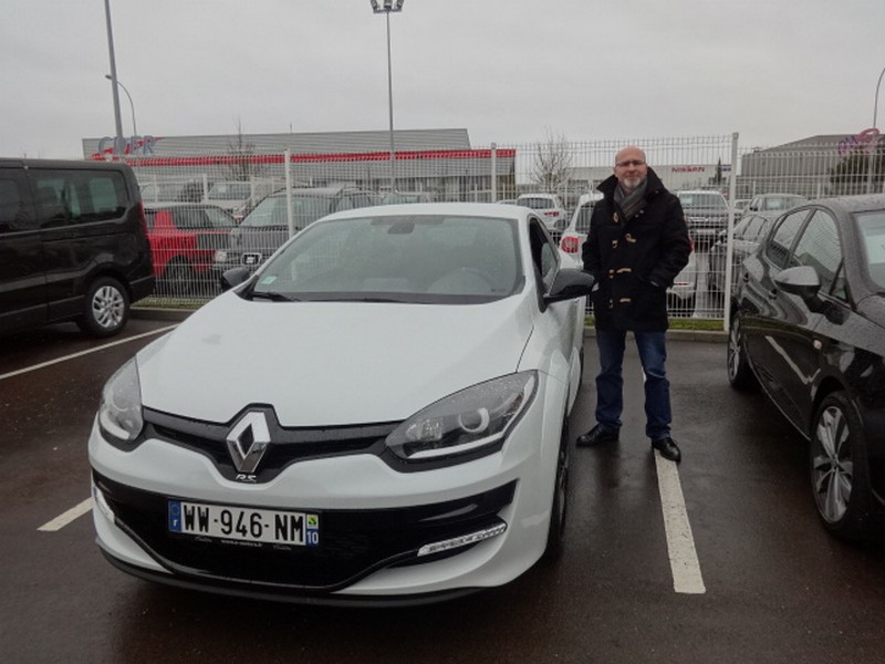 Avis-mandataire-auto-Emotors-Renault-Megane-iii-coupe-M-gane-iii-coup-rs-2-0-275-s-s-plus-pack-cup-recaro.