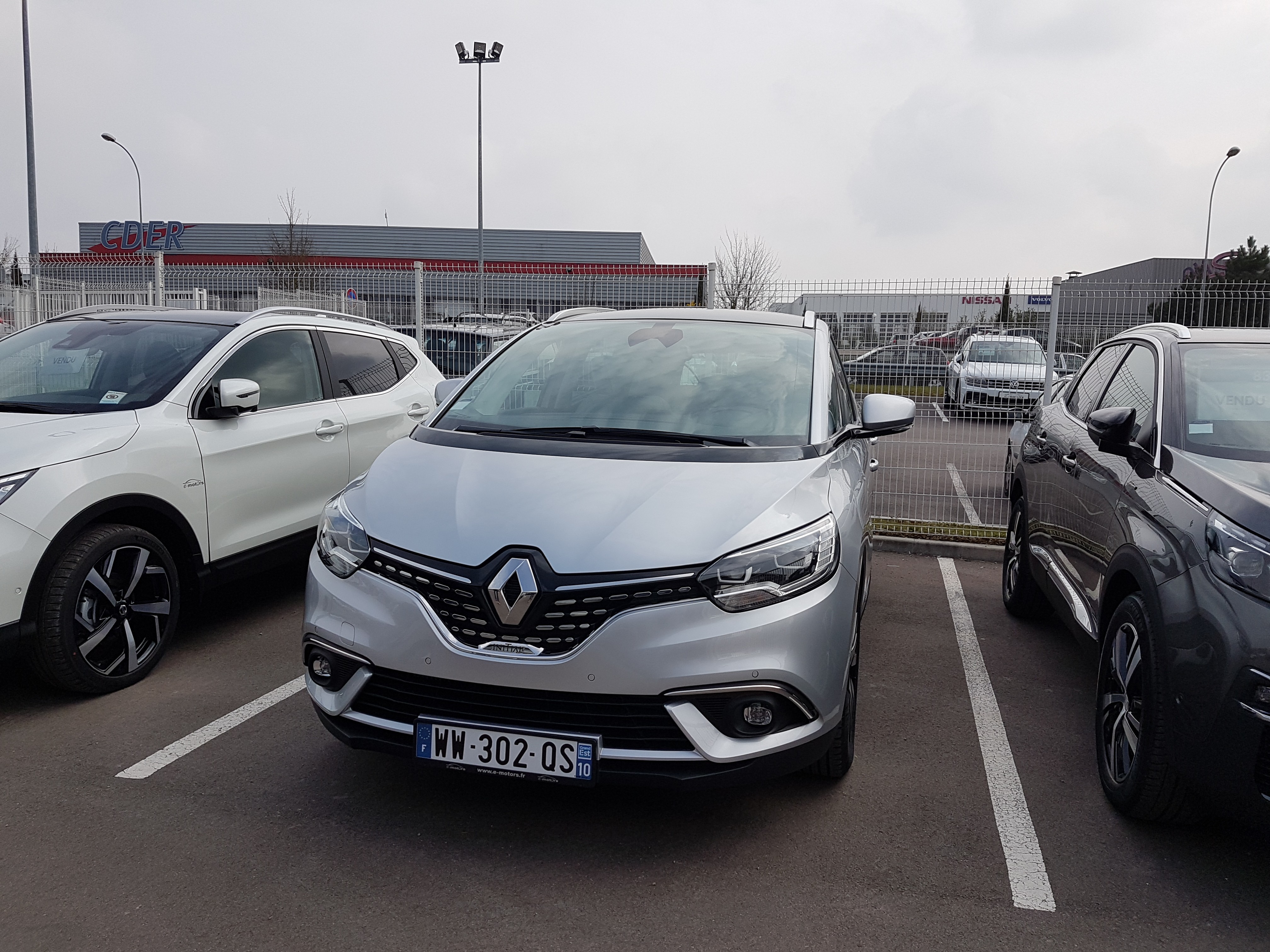 Avis-mandataire-auto-Emotors-Renault-Grand-scenic-Grand-sc-nic-initiale-paris-dci-130-energy.