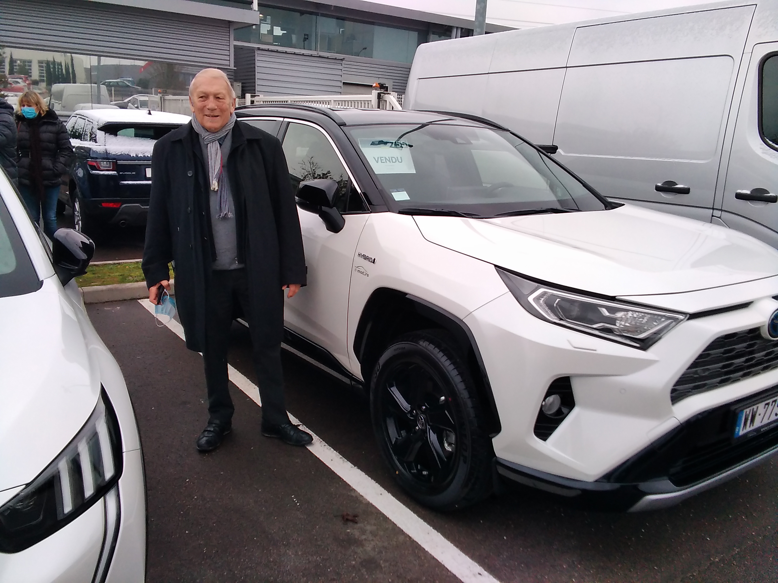 Avis-mandataire-auto-Emotors-Toyota-Rav4-hybride-Rav4-collection-hybride-222-4x4-plus-pack-confort.