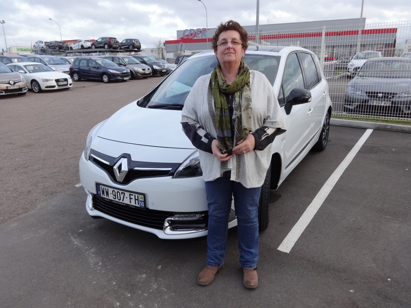 Avis-mandataire-auto-Emotors--Renault-scenic-iii-bose-tce-130-energy-plus-toit-vitr-.