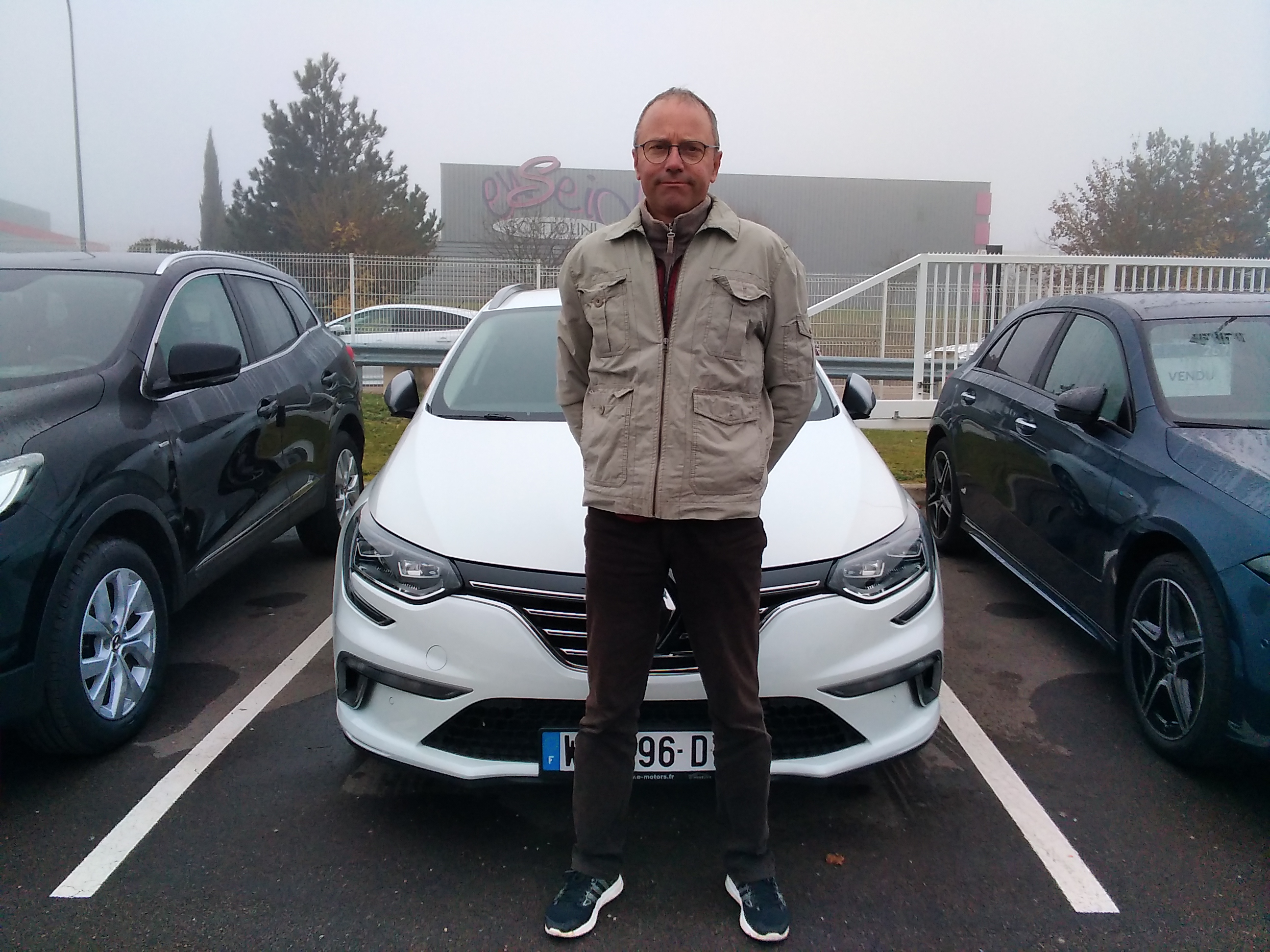 Avis-mandataire-auto-Emotors-Renault-Megane-estate-M-gane-iv-estate-gt-line-blue-dci-115-plus-park-assist.