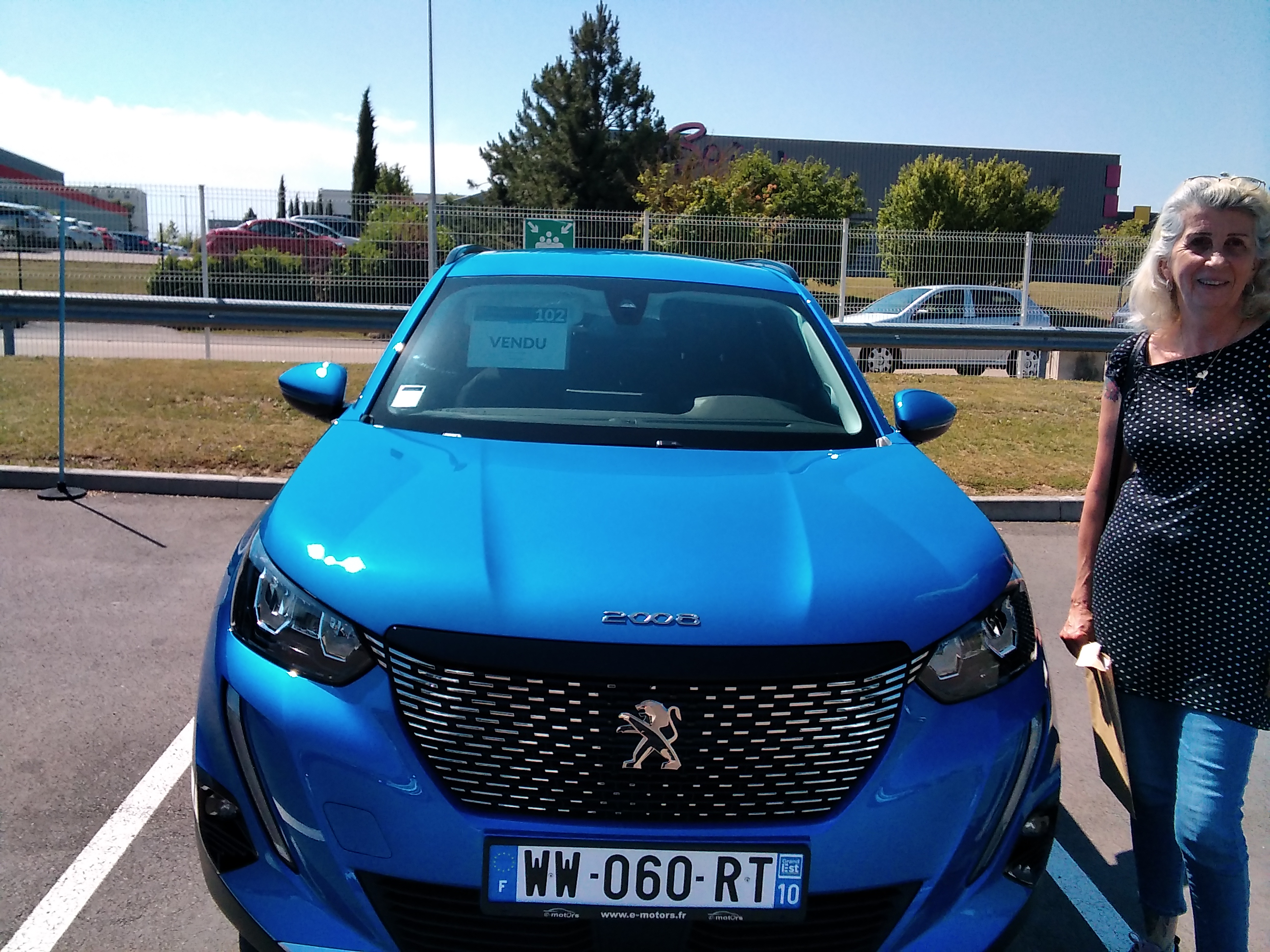 Avis-mandataire-auto-Emotors-Peugeot-2008-Allure-pack-puretech-130-s-s-plus-6600km.