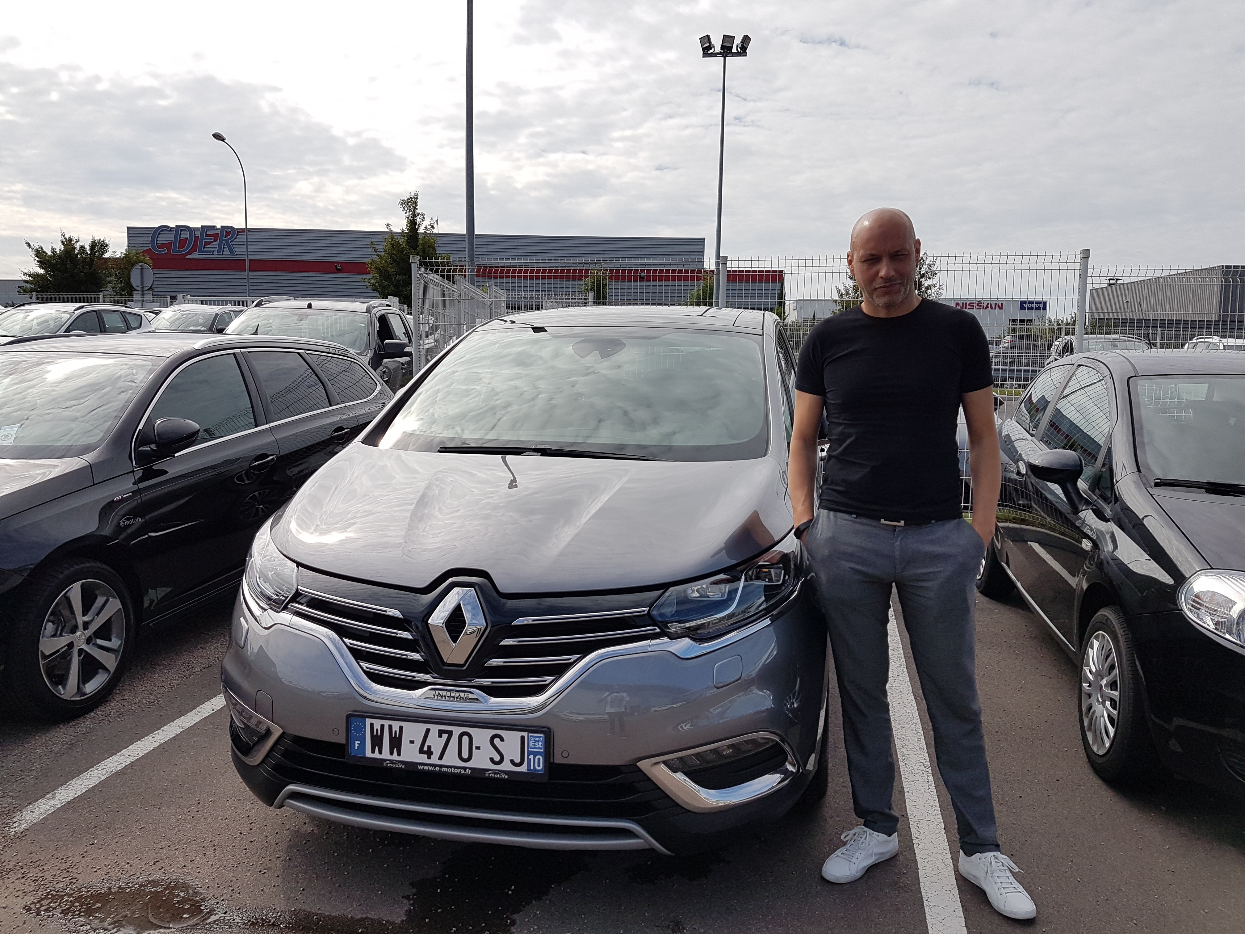 Avis-mandataire-auto-Emotors-Renault-Espace-Initiale-paris-dci-160-energy-edc-7places-plus-toit-panoramique.