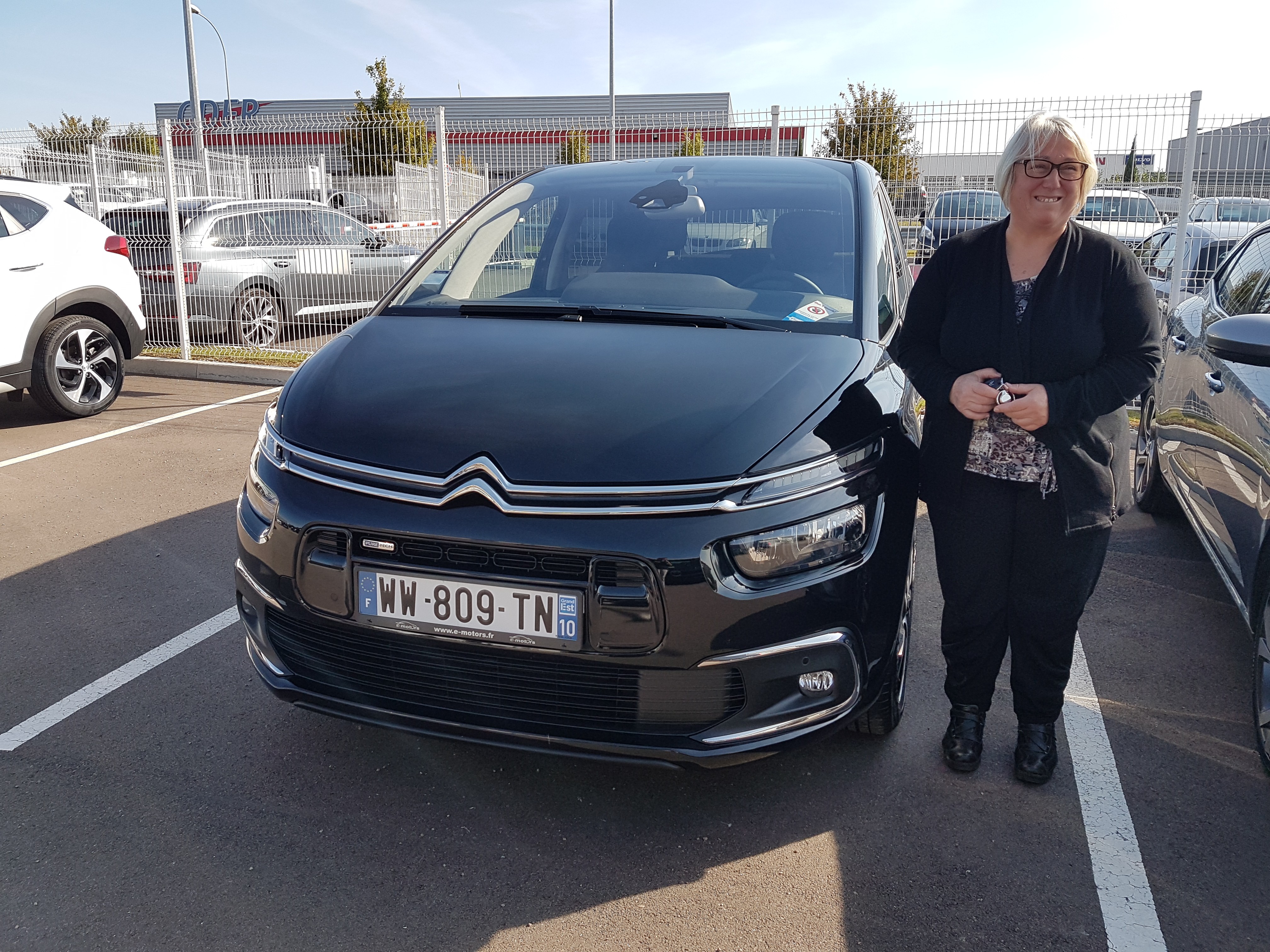 Avis-mandataire-auto-Emotors-Citroen-C4-picasso-Shine-puretech-130.