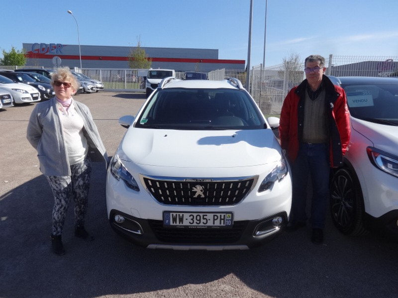 Avis-mandataire-auto-Emotors-Peugeot-2008-Allure-bluehdi-100-plus-jantes-17-plus-grip-control.