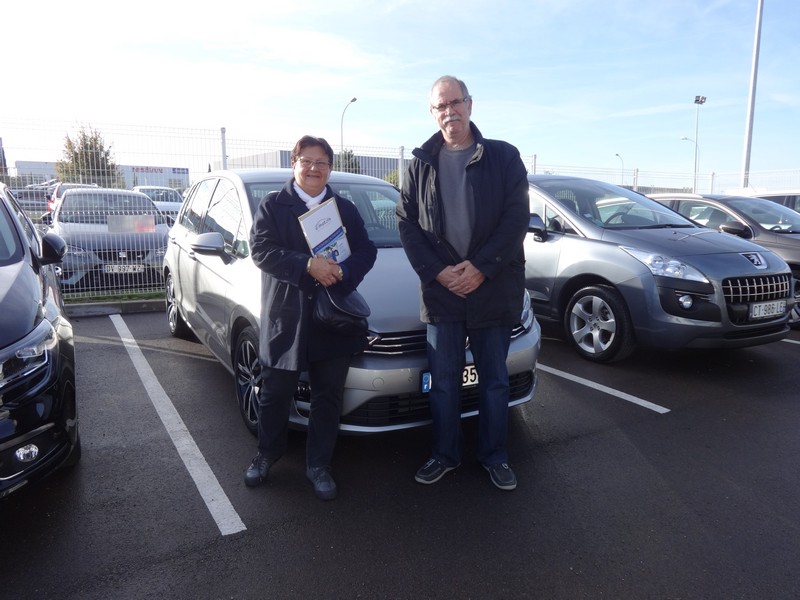 Avis-mandataire-auto-Emotors-Volkswagen-Golf-sportsvan-Confortline-tdi-110-plus-navigation.