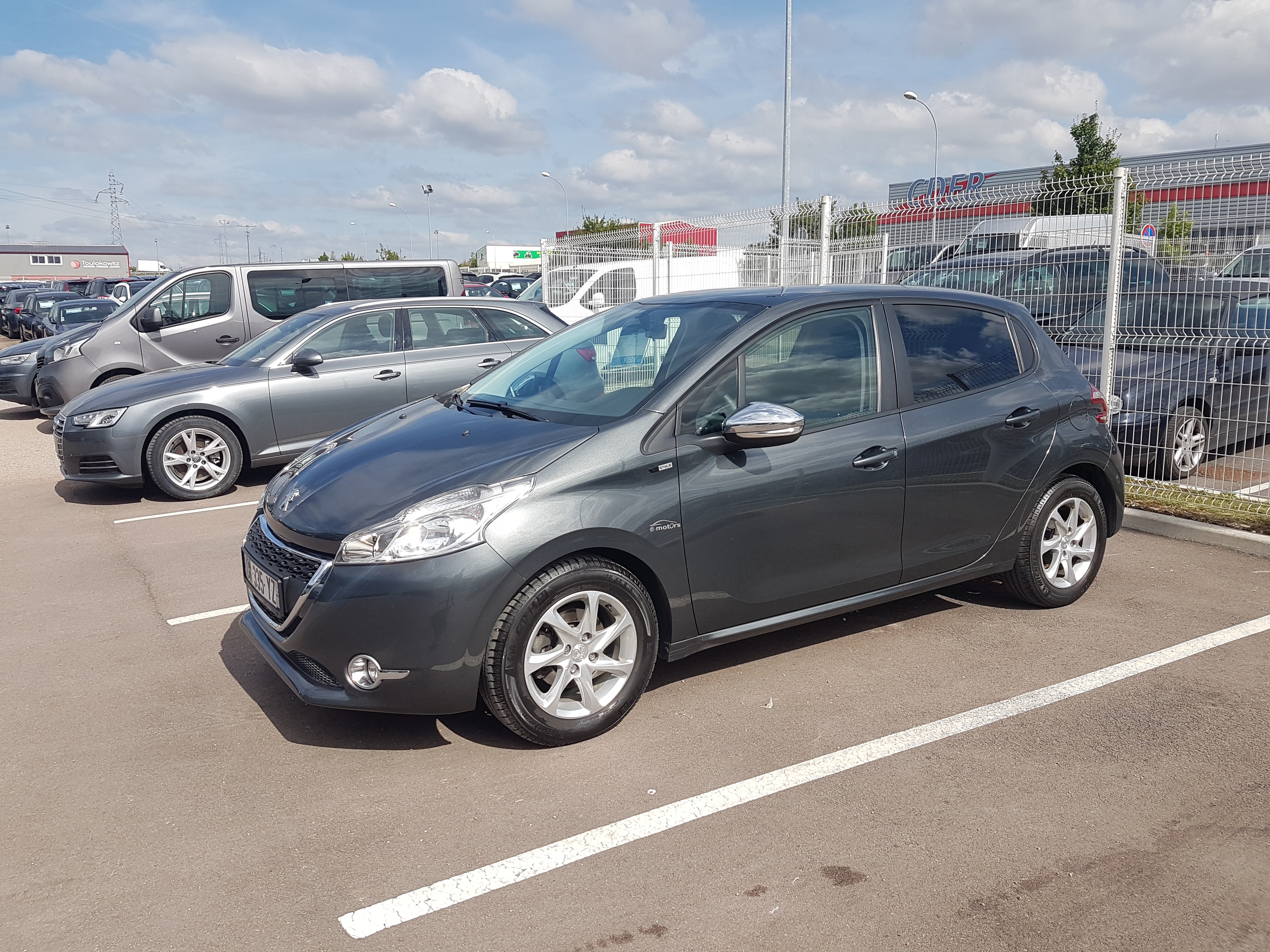 Avis-mandataire-auto-Emotors-Peugeot-208-Style-hdi-68-5portes-plus-gps.