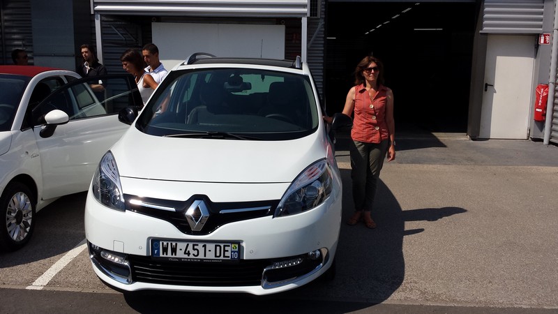 Avis-mandataire-auto-Emotors--Renault-grand-sc-nic-iii-bose-dci-130-energy-7places-plus-toit-vitr-.
