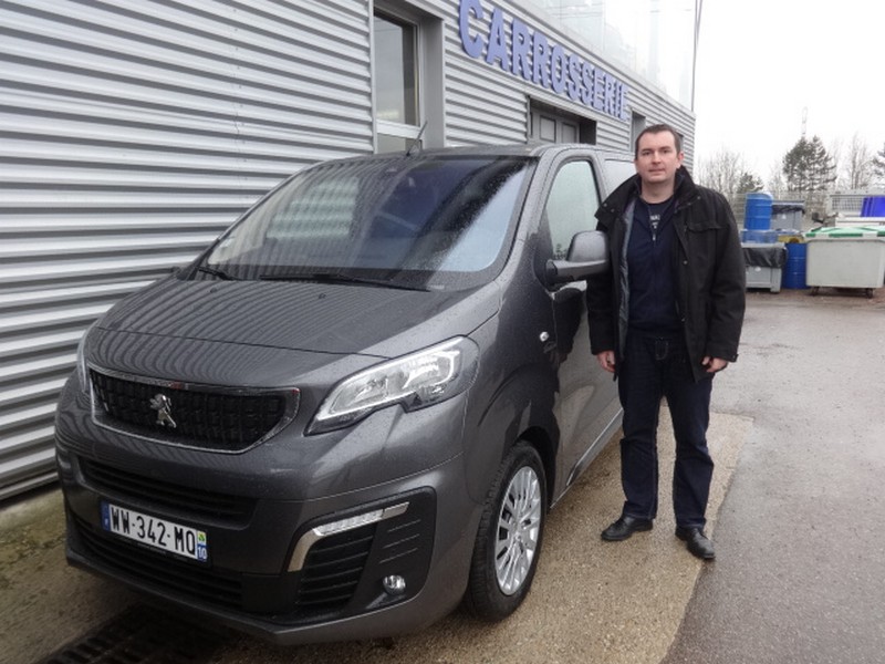 Avis-mandataire-auto-Emotors-Peugeot-Traveller-Standard-2-0-bluehdi-150ch-s-s-bvm6-active-8-places.