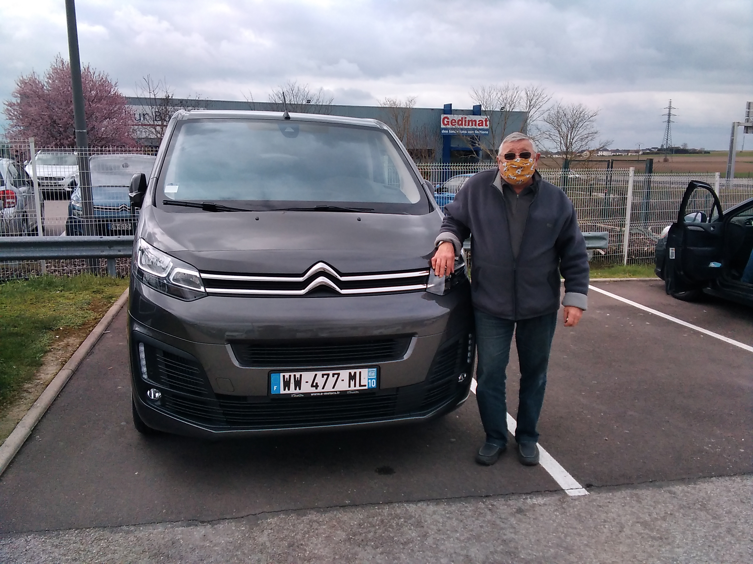 Avis-mandataire-auto-Emotors-Citroen-Spacetourer-Feel-xs-bluehdi-120-s-s.