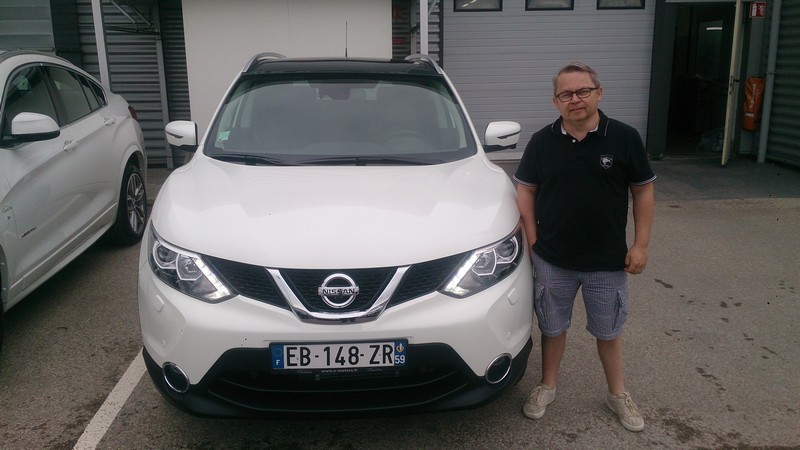 Avis-mandataire-auto-Emotors--Nissan-qashqai-n-connecta-dci-130-xtronic-4x2-plus-pack-design-.