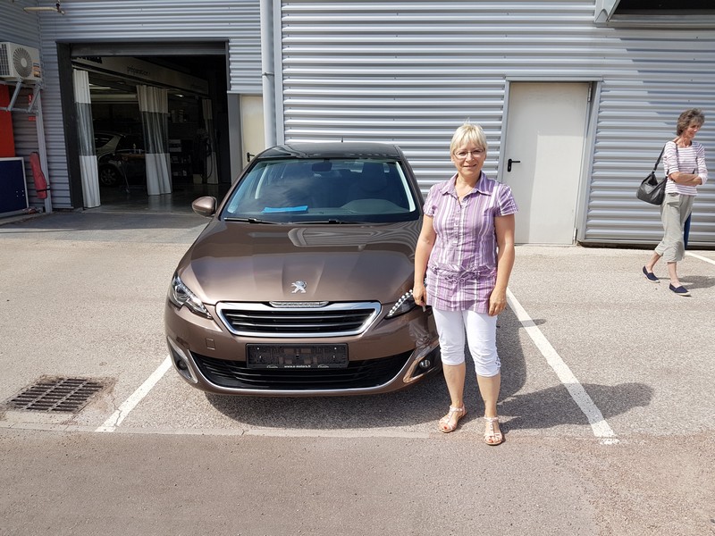 Avis-mandataire-auto-Emotors-Peugeot-308-F-line-hdi-115-plus-cuir.