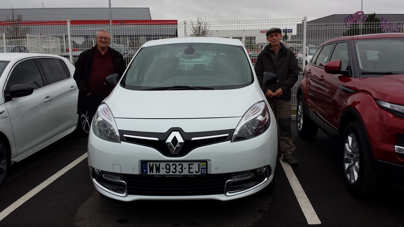 Avis-mandataire-auto-Emotors--Renault-scenic-iii-bose-dci-110-edc-.