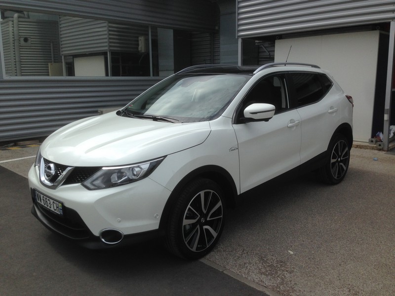 Avis-mandataire-auto-Emotors--Nissan-qashqai-tekna-dci-130-xtronic-4x2-plus-toit-vitr-.