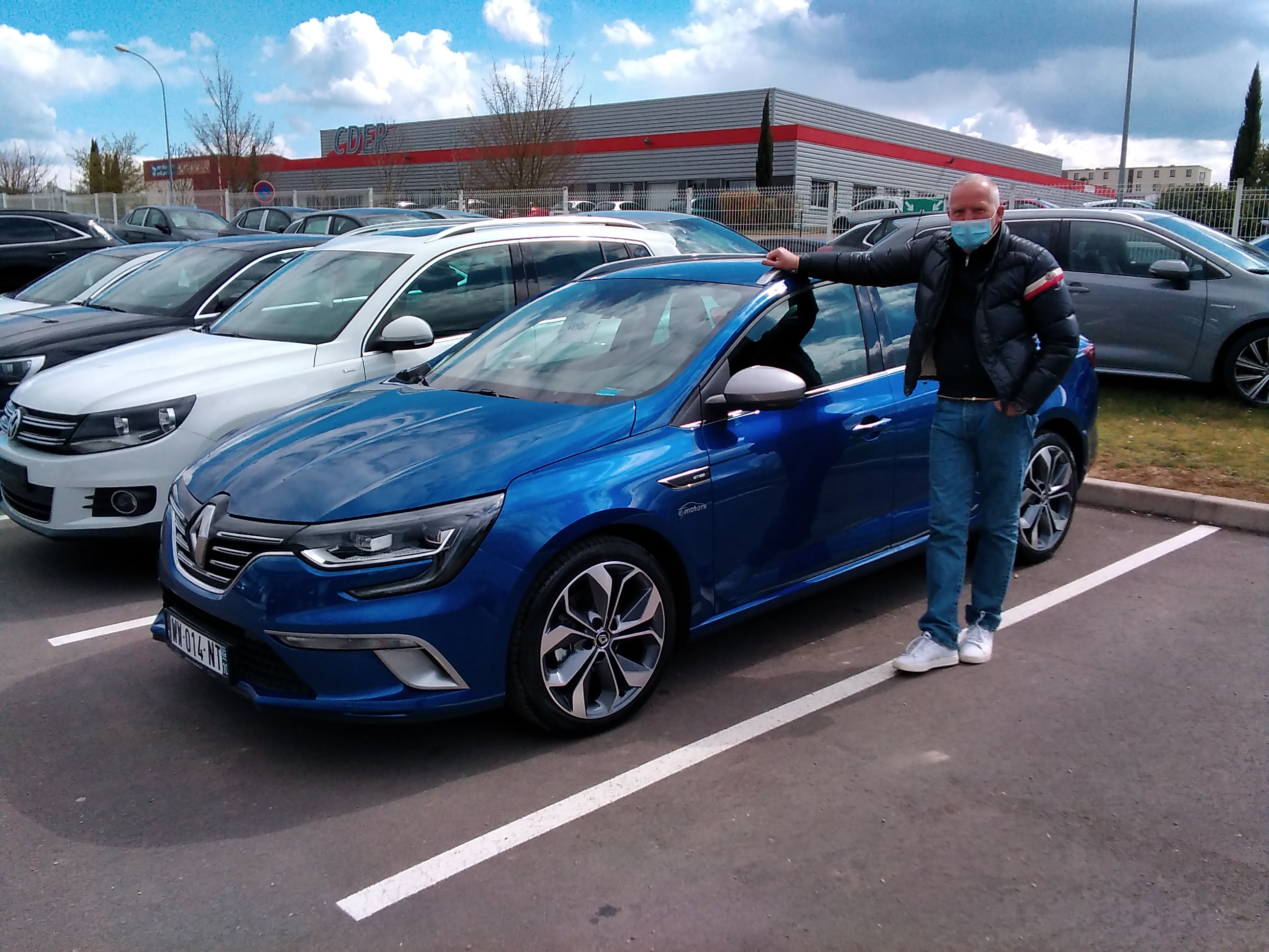 Avis-mandataire-auto-Emotors-Renault-Megane-estate-M-gane-iv-estate-gt-line-blue-dci-115-edc-plus-park-assist.