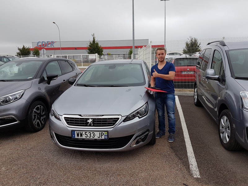 Avis-mandataire-auto-Emotors-Peugeot-308-Gt-line-bluehdi-120-plus-cam-ra-de-recul.