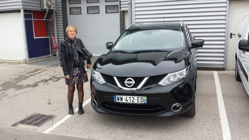 Avis-mandataire-auto-Emotors--Nissan-qashqai-tekna-dci-130-4x2-plus-toit-vitr-.