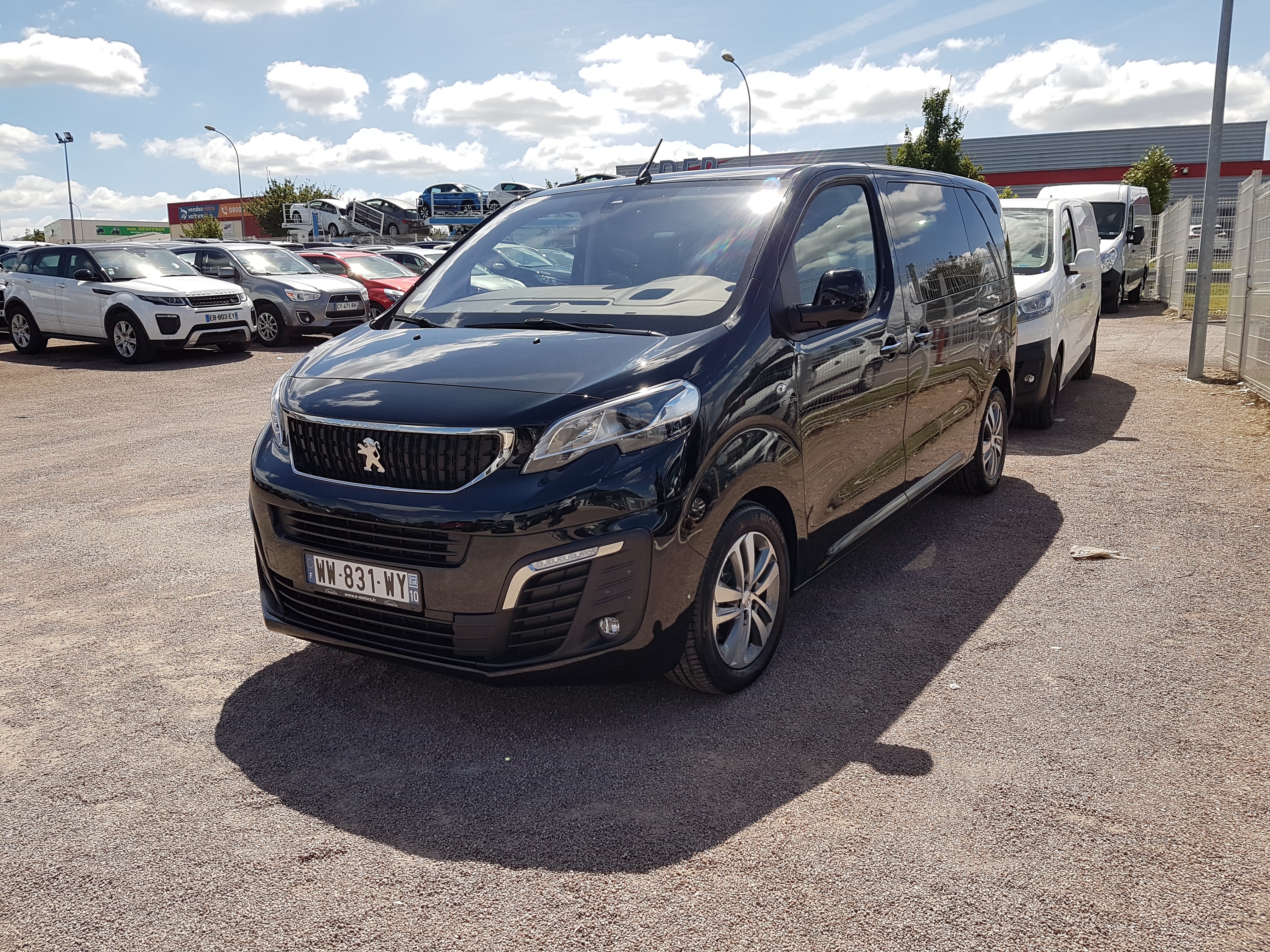 Avis-mandataire-auto-Emotors-Peugeot-Traveller-Standard-allure-bluehdi-150-s-s.