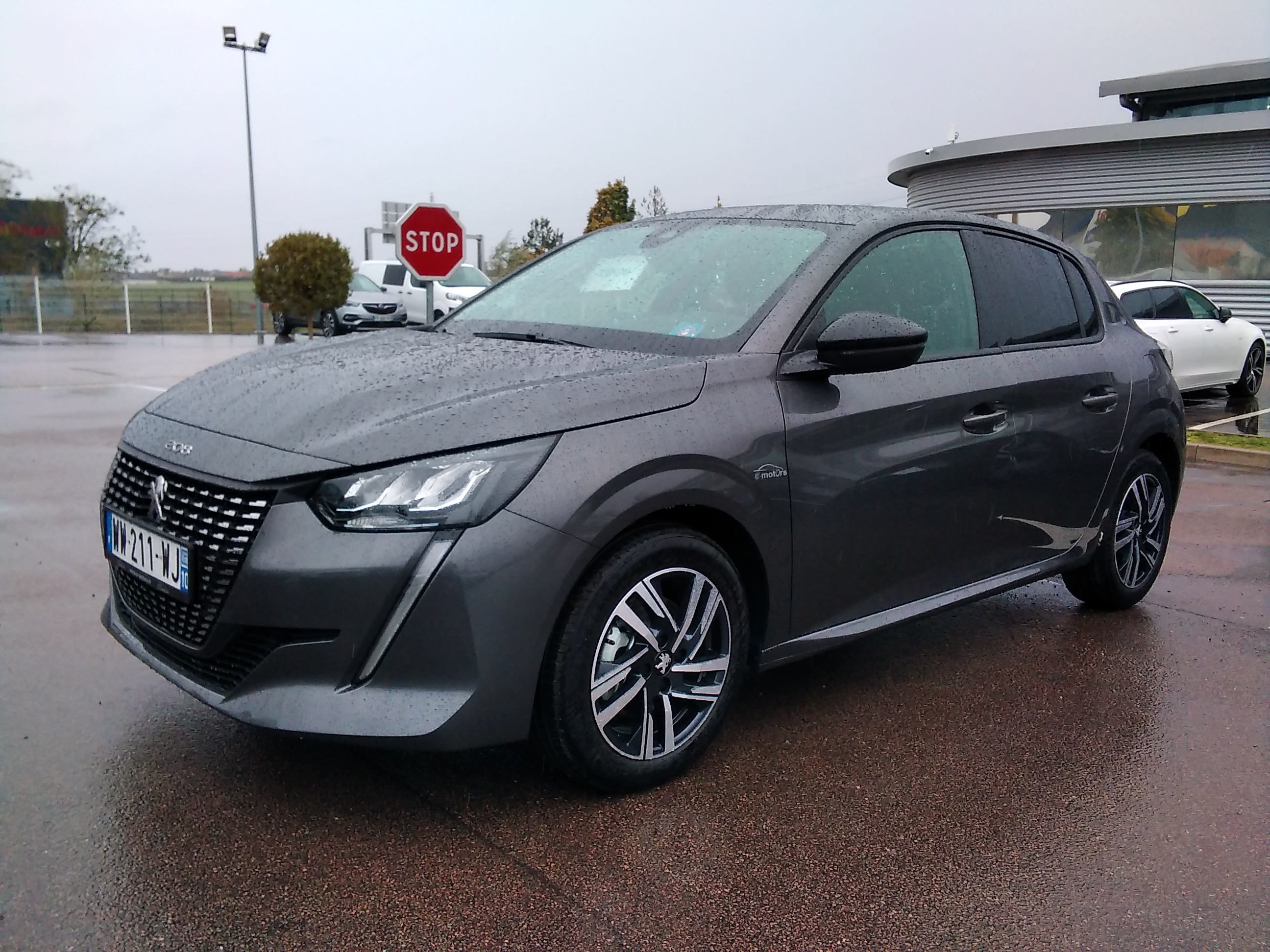 Avis-mandataire-auto-Emotors-Peugeot-208-Puretech-100-allure-pack.