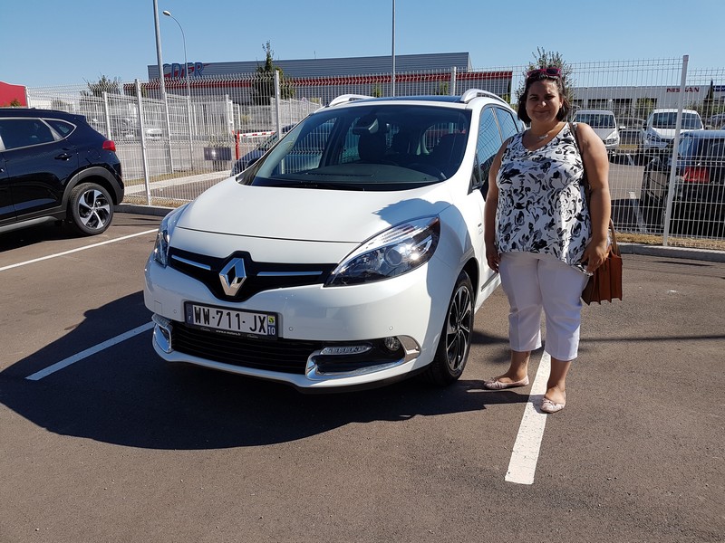 Avis-mandataire-auto-Emotors-Renault-Grand-scenic-Grand-sc-nic-iii-bose-dci-130-energy-7places-plus-toit-vitr-visio.