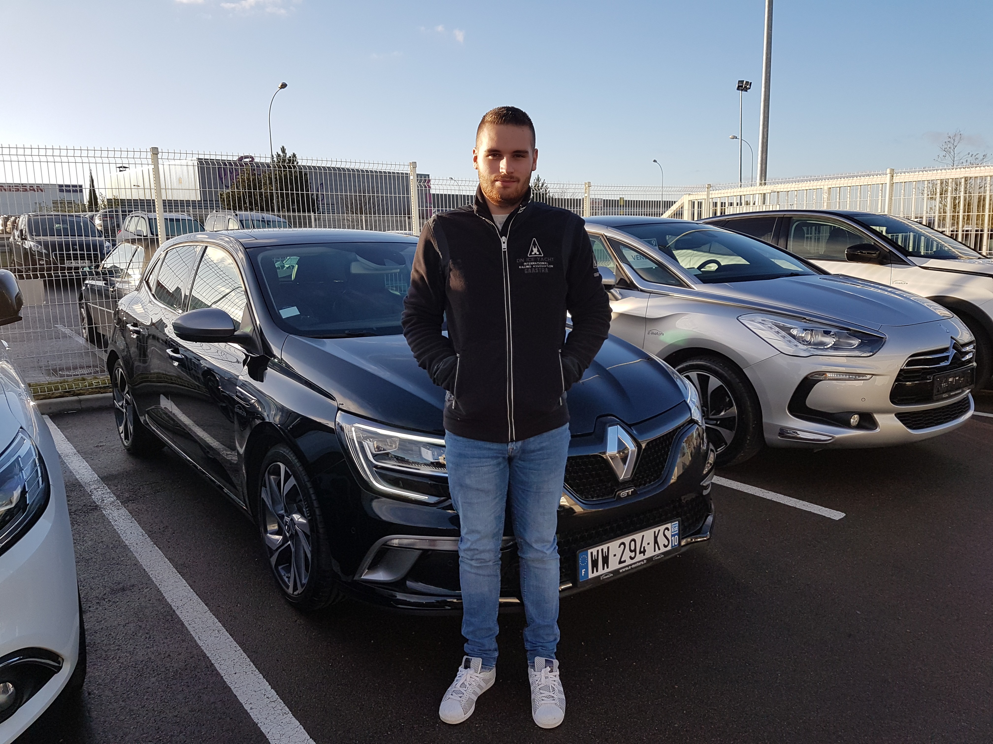 Avis-mandataire-auto-Emotors-Renault-Megane-iv-berline-M-gane-iv-berline-gt-dci-165-energy-edc-plus-toit-vitr-plus-cuir.