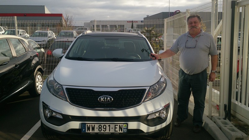 Avis-mandataire-auto-Emotors--Kia-sportage-active-crdi-115-4x2-plus-gps-plus-toit-vitr-.