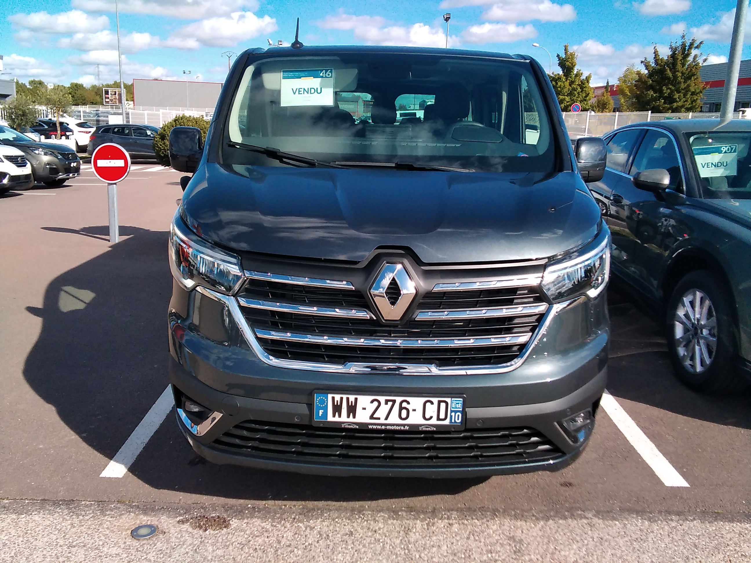 Avis-mandataire-auto-Emotors-Renault-Trafic-Combi-intens-2021-dci-150-energy-s-s-8pl-plus-gps-plus-cam-ra-plus-portes-180.