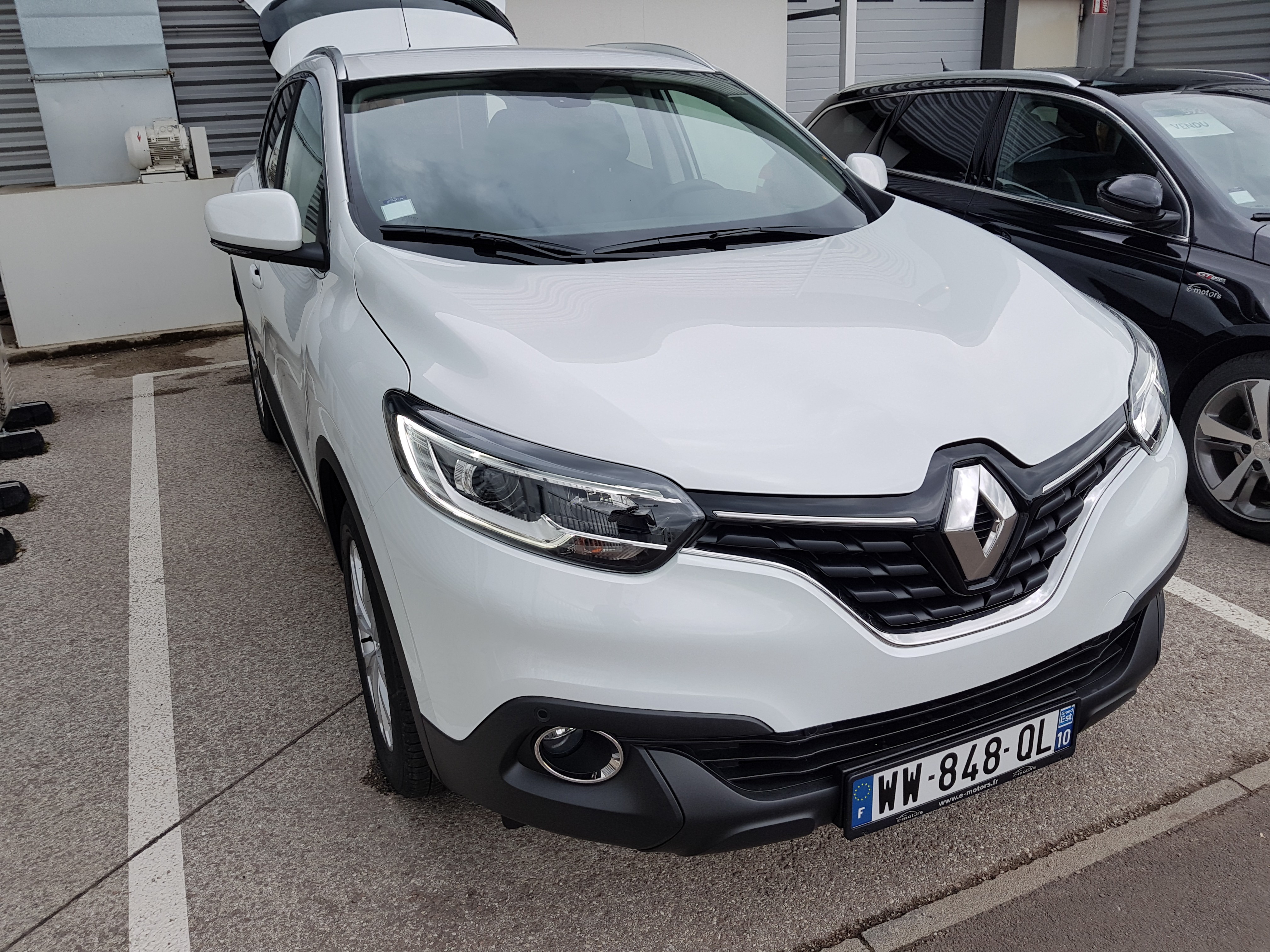 Avis-mandataire-auto-Emotors-Renault-Kadjar-Zen-tce-130-energy-plus-gps-radar.
