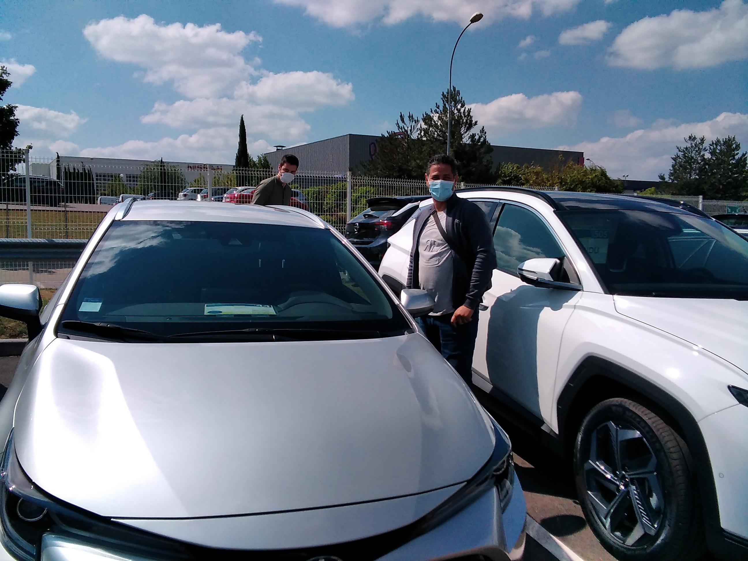 Avis-mandataire-auto-Emotors-Toyota-Corolla-touring-sports-hybride-Corolla-touring-sports-design-hybride-184-plus-jantes-18.