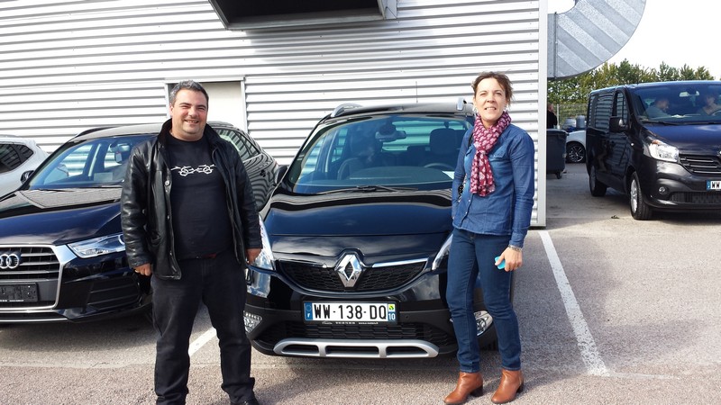 Avis-mandataire-auto-Emotors--Renault-scenic-xmod-bose-tce-130-energy-.