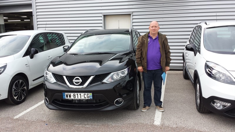Avis-mandataire-auto-Emotors--Nissan-qashqai-tekna-dig-t-115-xtronic-4x2-plus-jantes-17-.