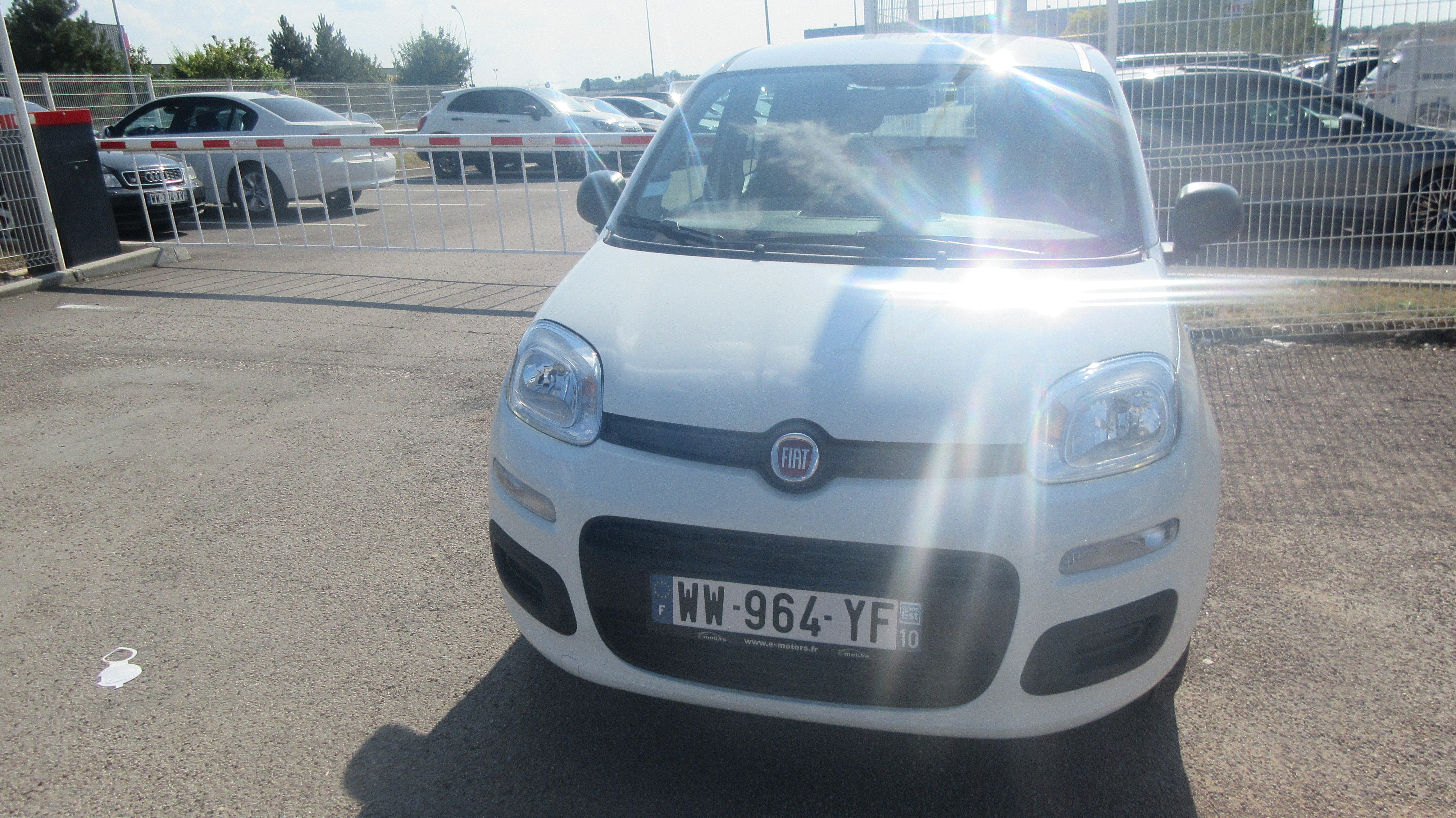 Avis-mandataire-auto-Emotors-Fiat-Panda-1-2-69-ch-5p.
