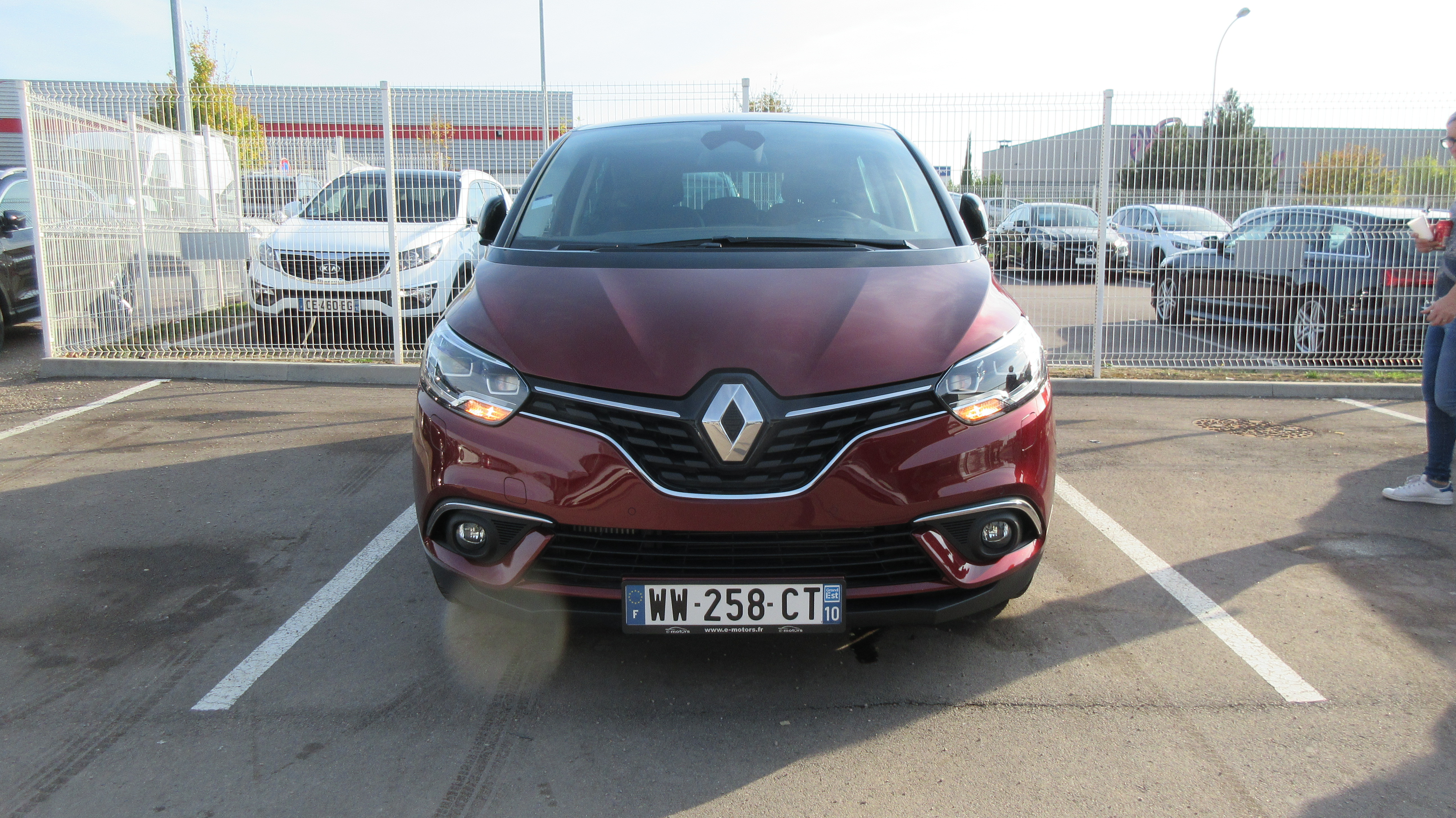 Avis-mandataire-auto-Emotors-Renault-Scenic-Intens-tce-130-energy-plus-bose.
