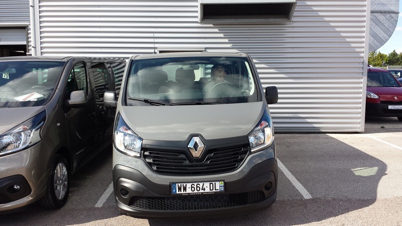 Avis-mandataire-auto-Emotors--Renault-trafic-combi-grand-zen-dci-120-energy-.