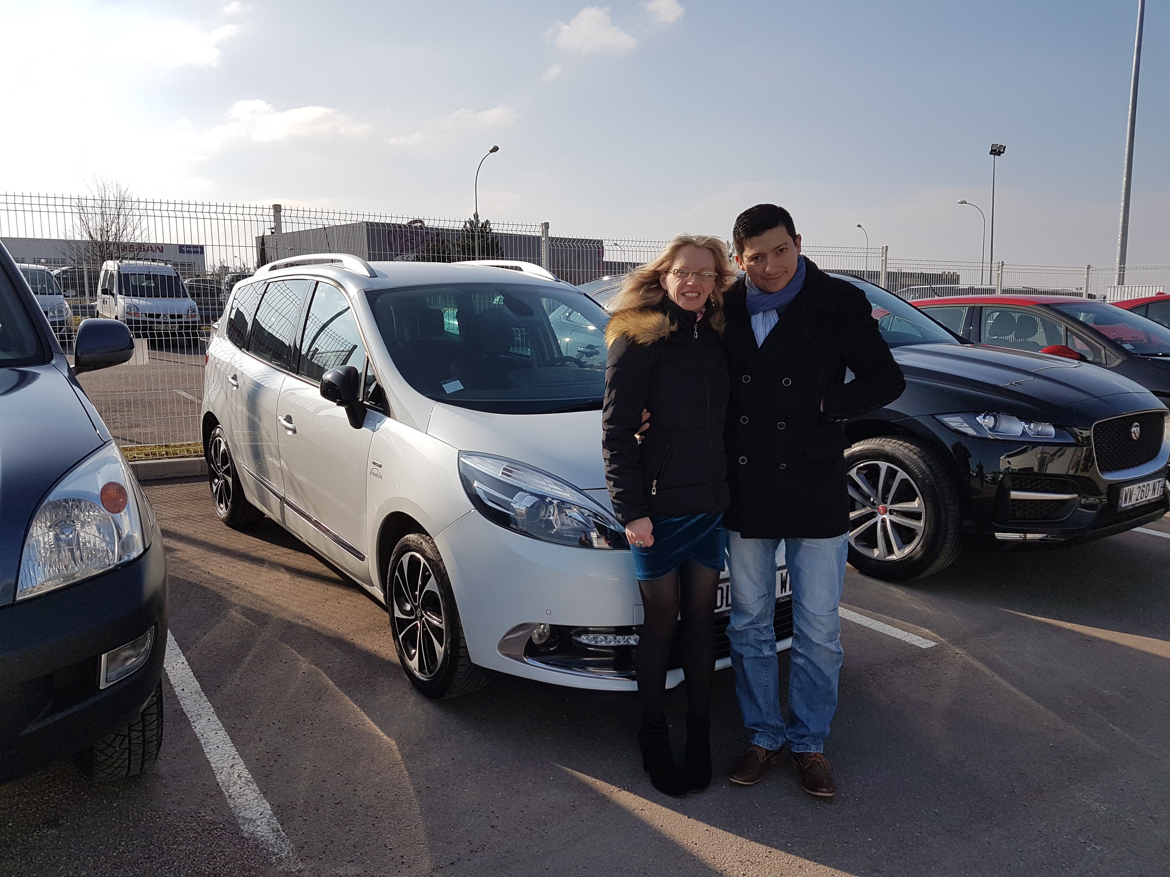 Avis-mandataire-auto-Emotors-Renault-Grand-scenic-Grand-sc-nic-bose-dci-110-edc-7places-plus-visio-system.