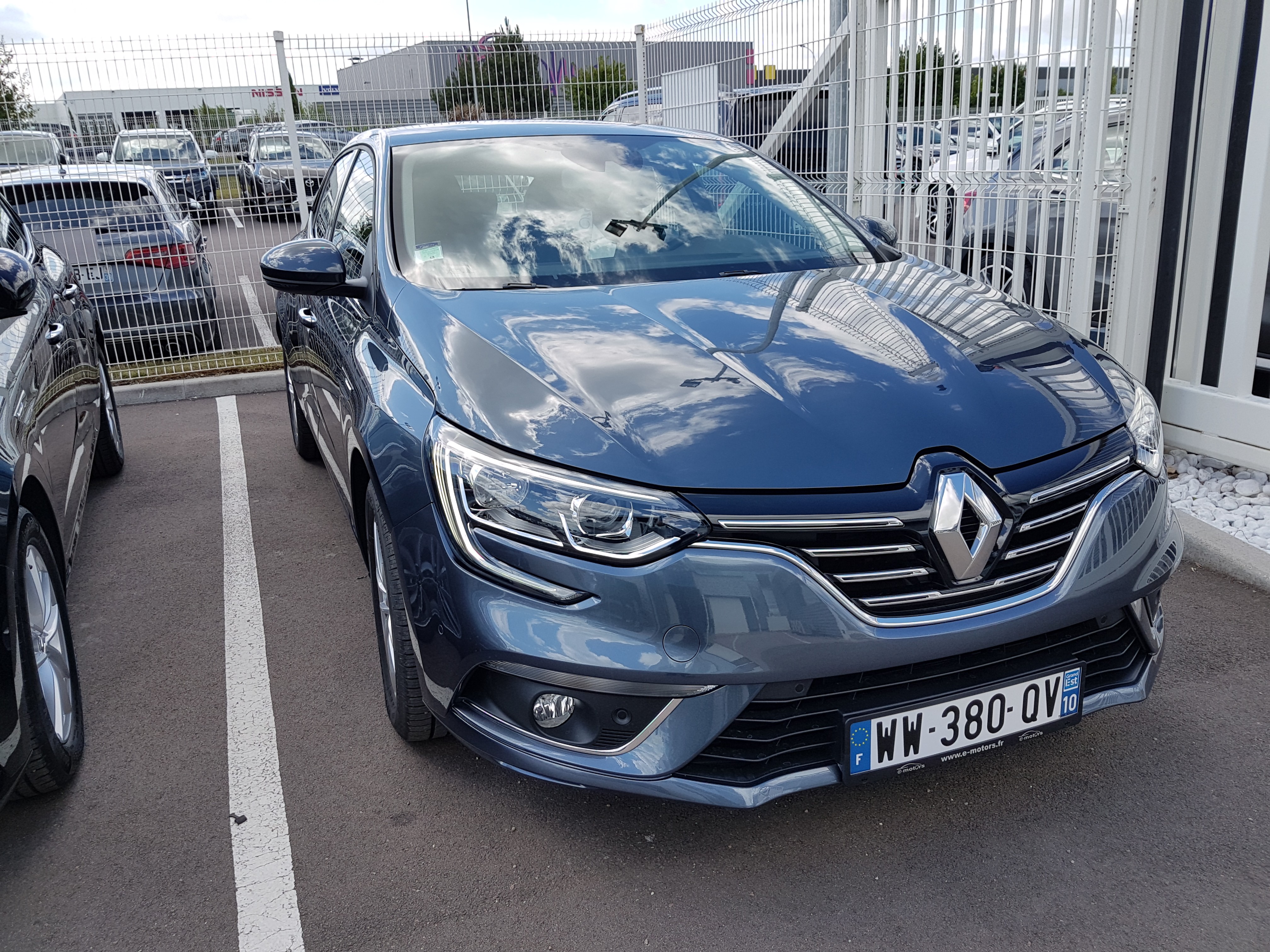 Avis-mandataire-auto-Emotors-Renault-Megane-iv-berline-M-gane-iv-berline-intens-dci-130-energy-plus-park-assist.