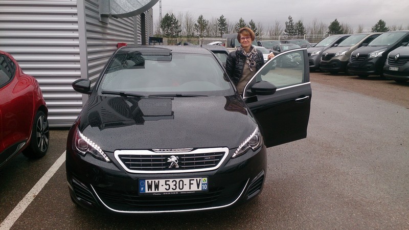 Avis-mandataire-auto-Emotors--Peugeot-308-gt-bluehdi-180-eat-plus-driver-assistance-.