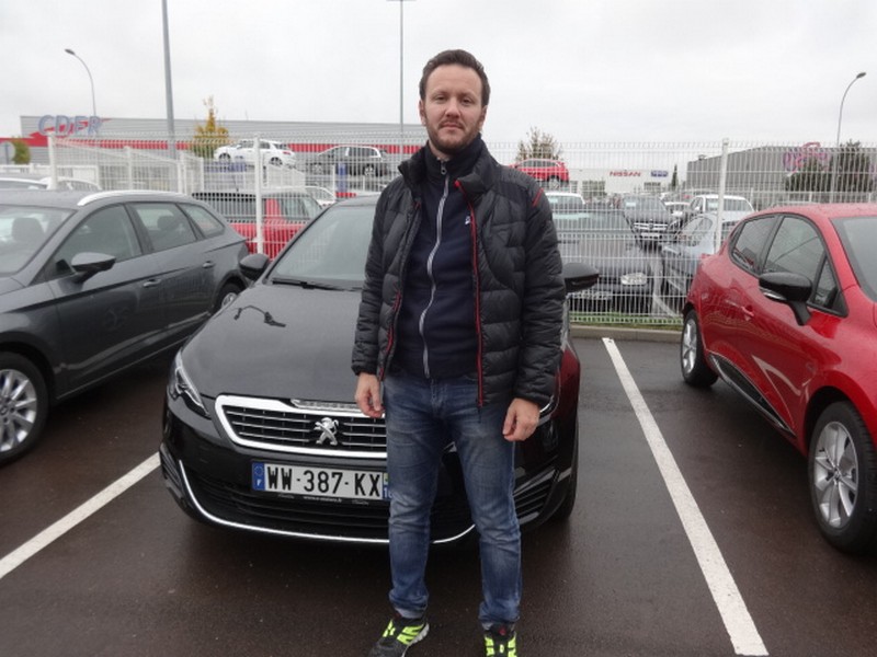 Avis-mandataire-auto-Emotors-Peugeot-308-Gt-thp-205-plus-cam-ra-de-recul.