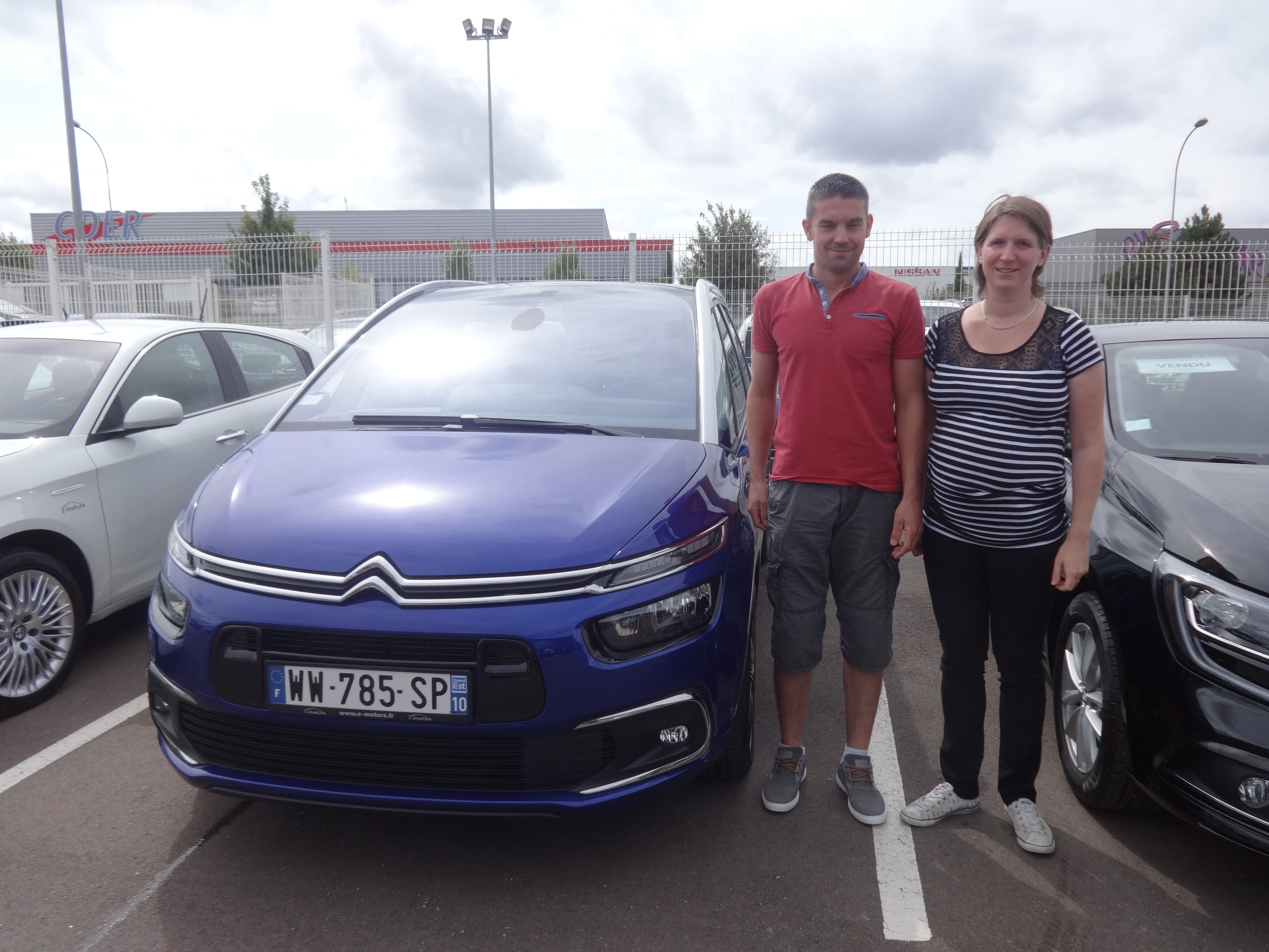 Avis-mandataire-auto-Emotors-Citroen-Grand-c4-picasso-Shine-bluehdi-150-s-s-eat6.