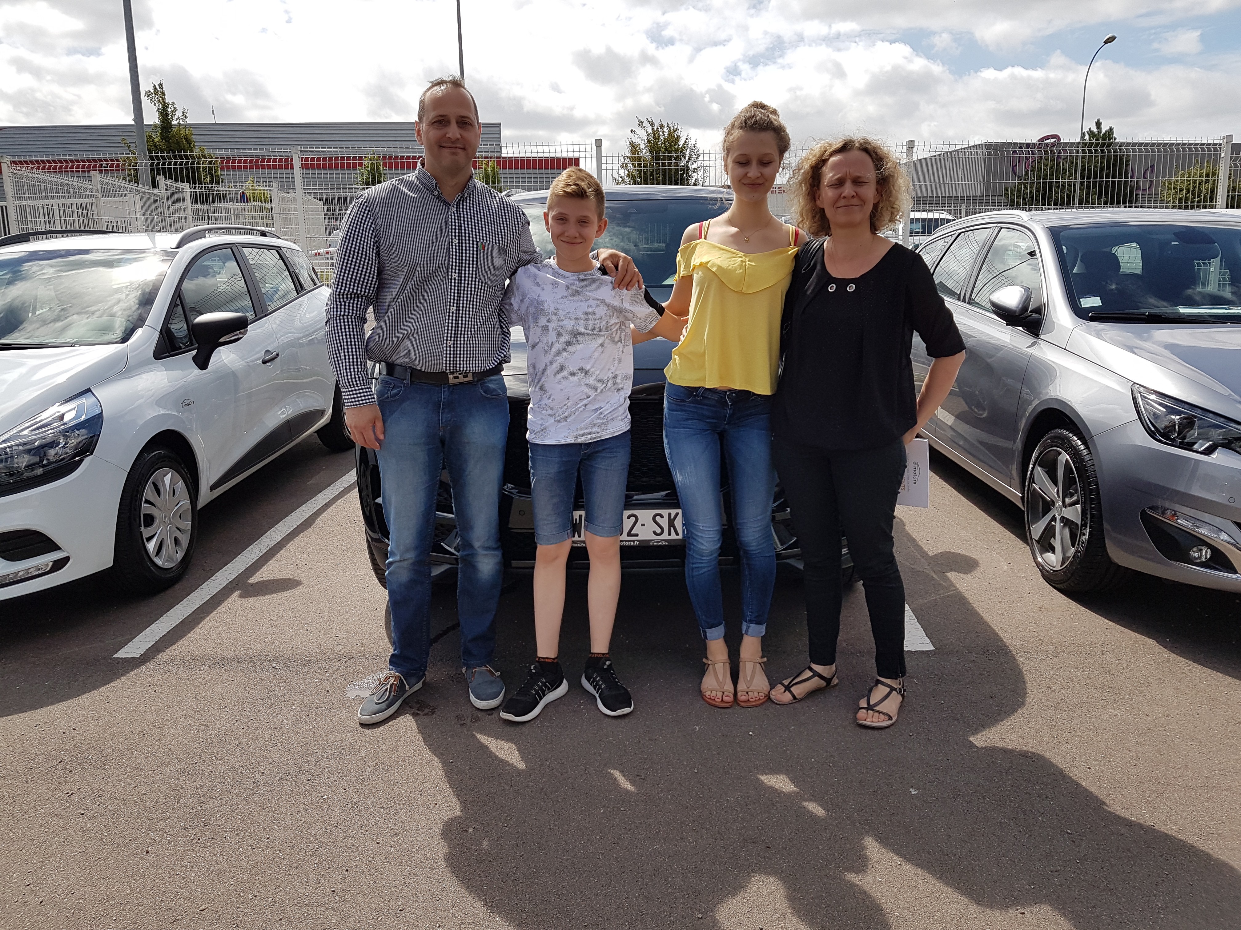 Avis-mandataire-auto-Emotors-Jaguar-F-pace-2-0-d-240-awd-prestige-a-5p.