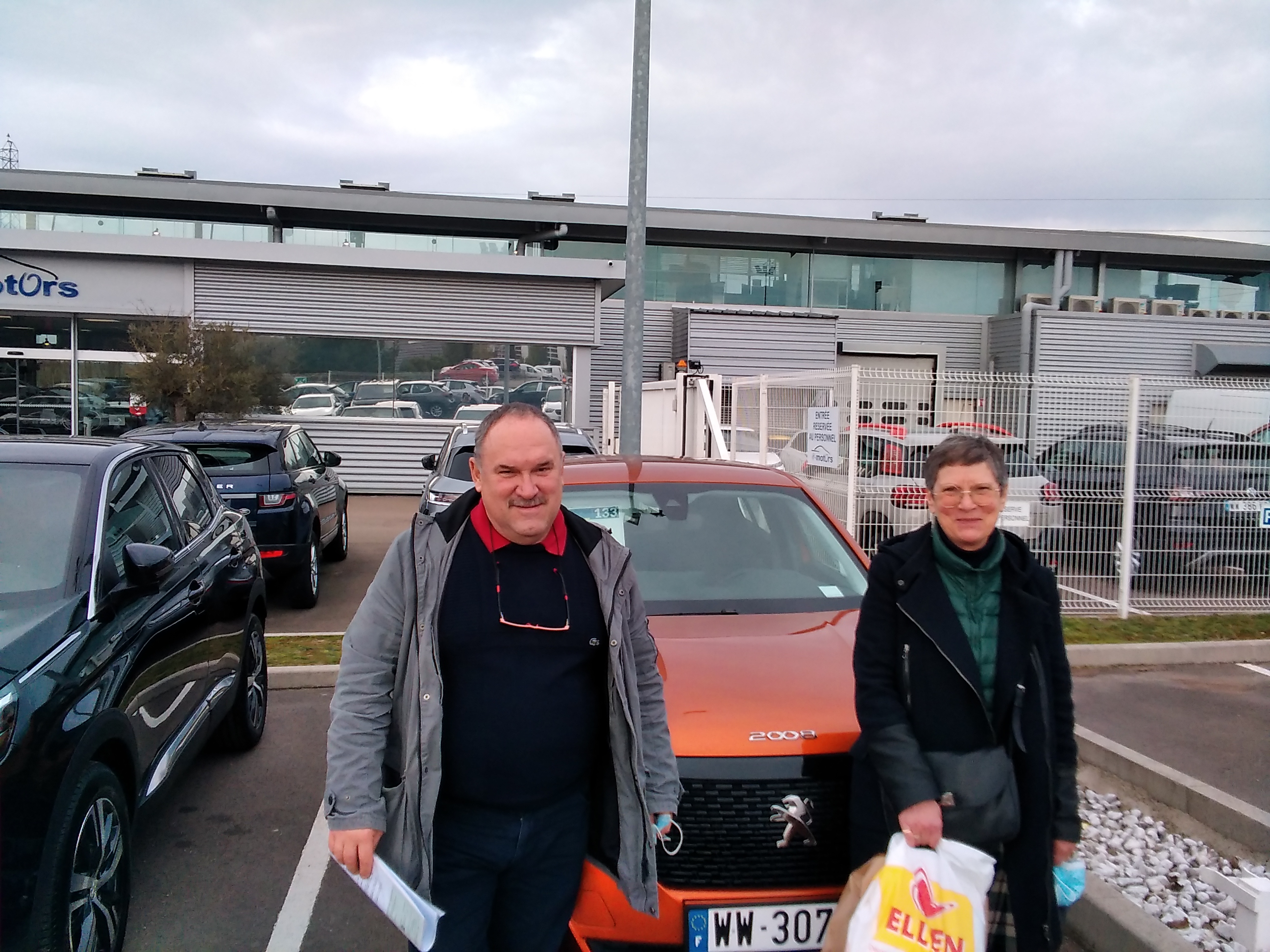 Avis-mandataire-auto-Emotors-Peugeot-2008-Active-bluehdi-100-s-s-plus-gps.