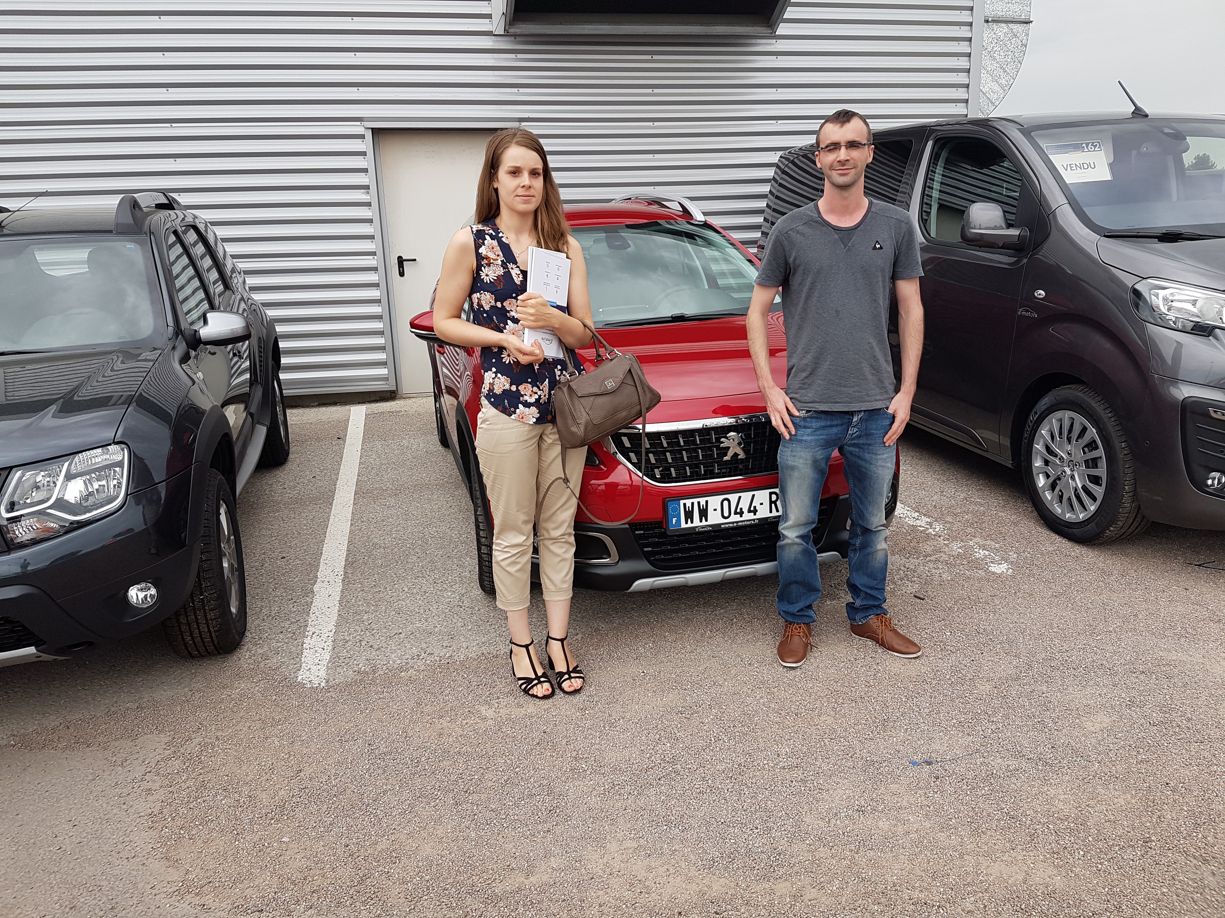 Avis-mandataire-auto-Emotors-Peugeot-2008-Allure-puretech-130-plus-jantes-17-plus-grip-control.