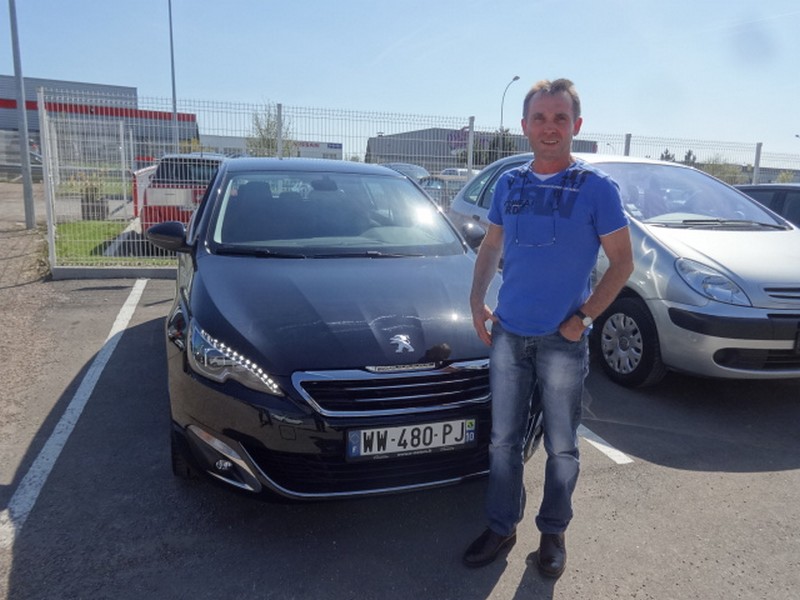 Avis-mandataire-auto-Emotors-Peugeot-308-Allure-puretech-130-plus-jantes-17.