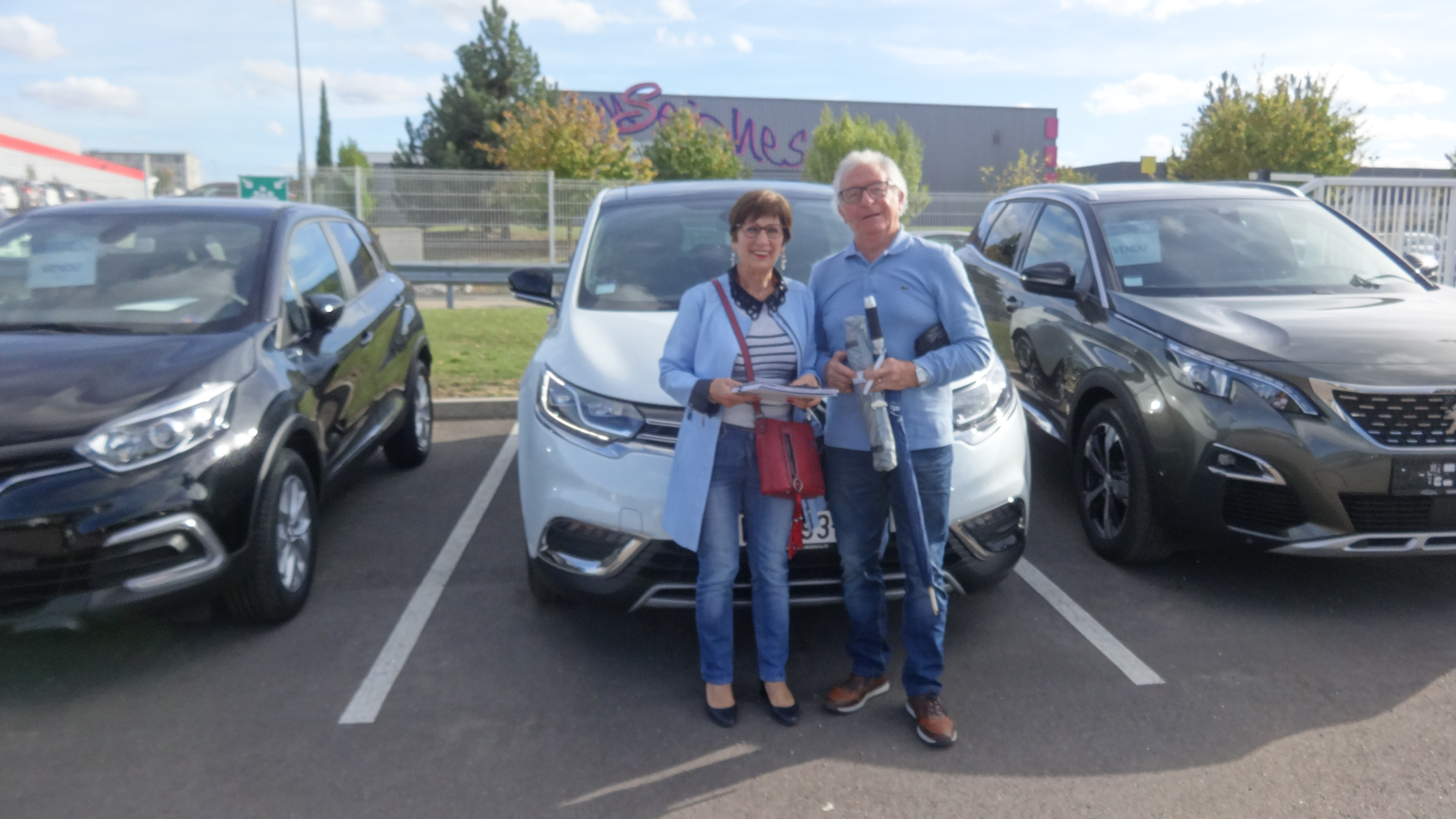 Avis-mandataire-auto-Emotors-Renault-Espace-Initiale-paris-dci-160-edc-7places-plus-toit-vitr-cuir-brun-co2-120g.