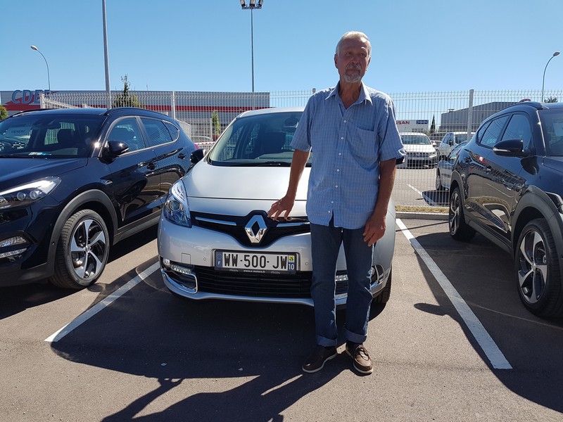 Avis-mandataire-auto-Emotors-Renault-Scenic-Iii-bose-dci-110-edc.