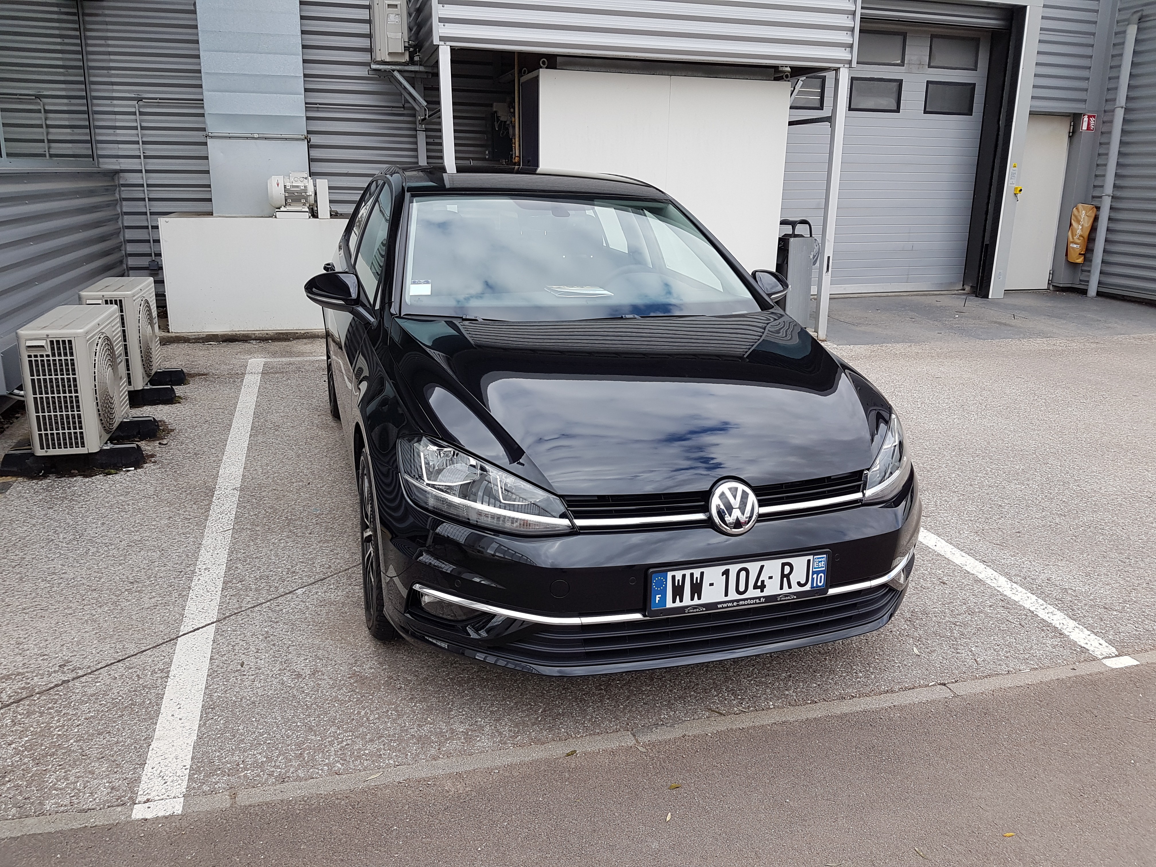 Avis-mandataire-auto-Emotors-Volkswagen-Golf-Confortline-tdi-115-plus-gps-plus-jantes-17.
