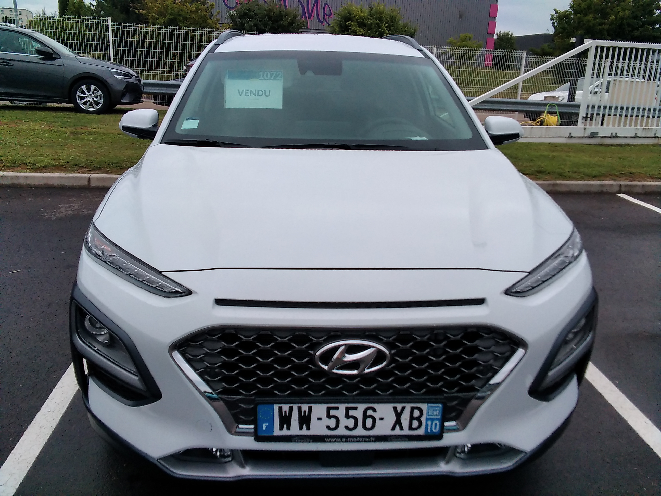 Avis-mandataire-auto-Emotors-Hyundai-Kona-Executive-hybrid-141-plus-volant-chauffant.