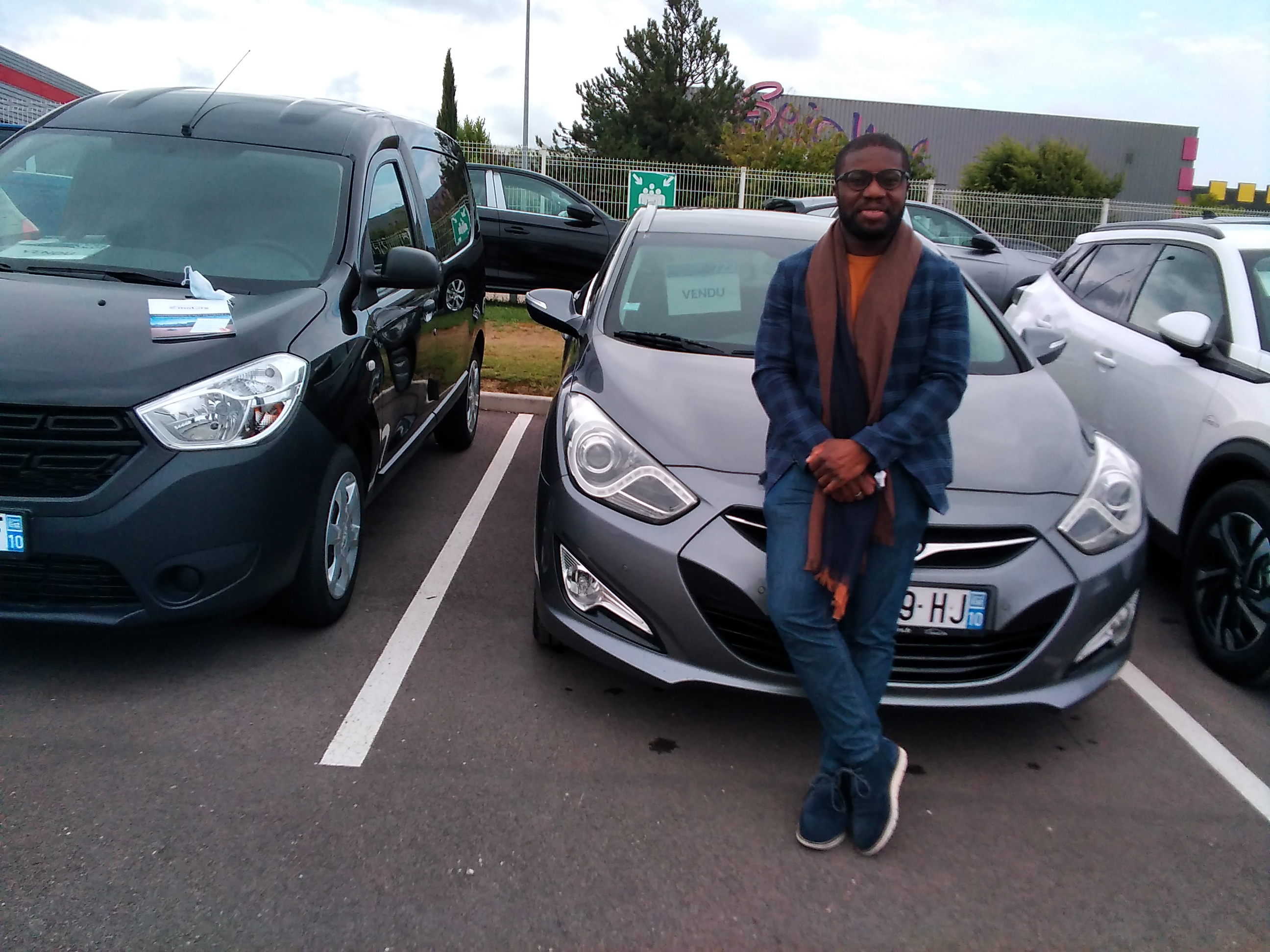 Avis-mandataire-auto-Emotors-Hyundai-I40-sw-1-7-crdi-136-pack-premium.